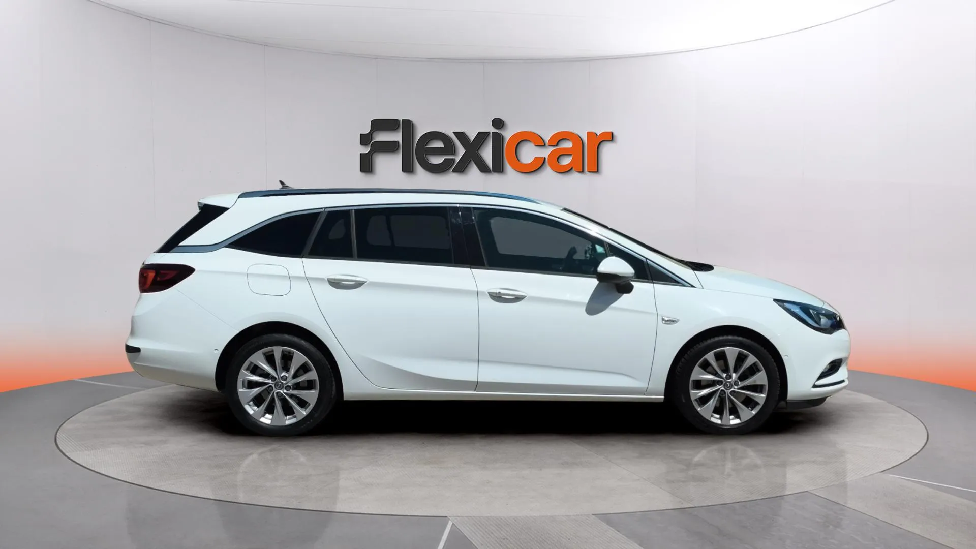 Opel Astra 1.6 CDTi Innovation ST - foto 2