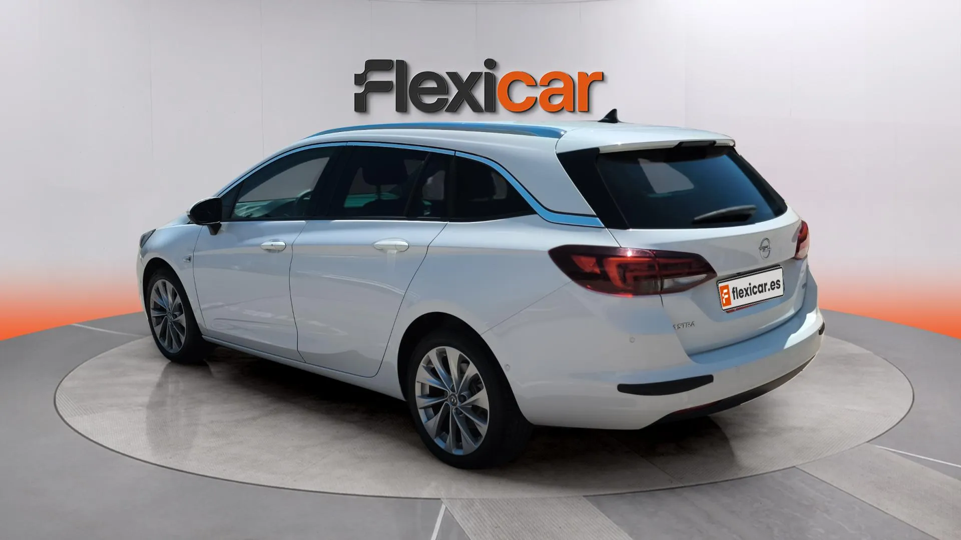 Opel Astra 1.6 CDTi Innovation ST - foto 7
