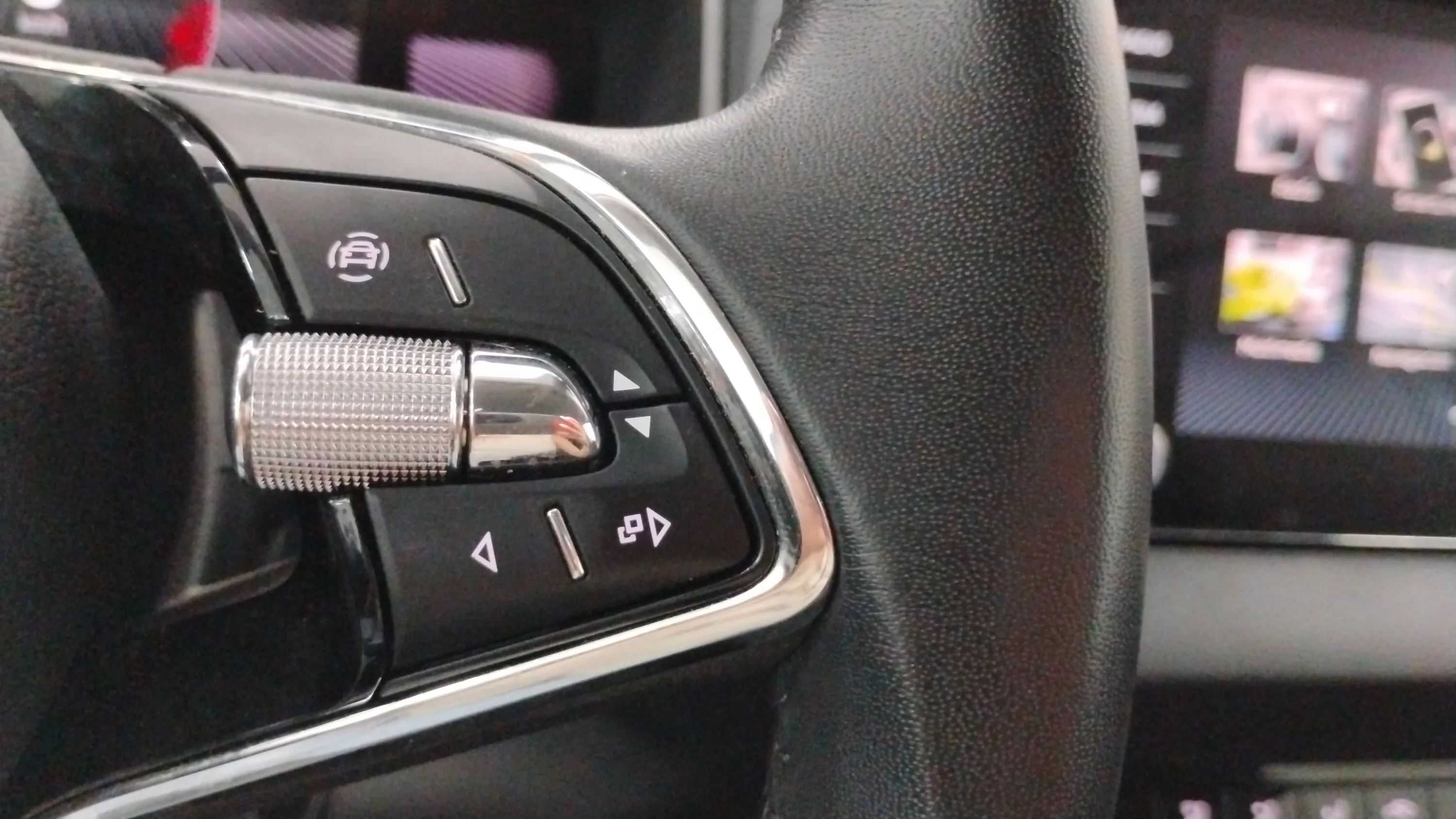 Škoda Karoq 1.5 TSI DSG ACT Design - foto 21