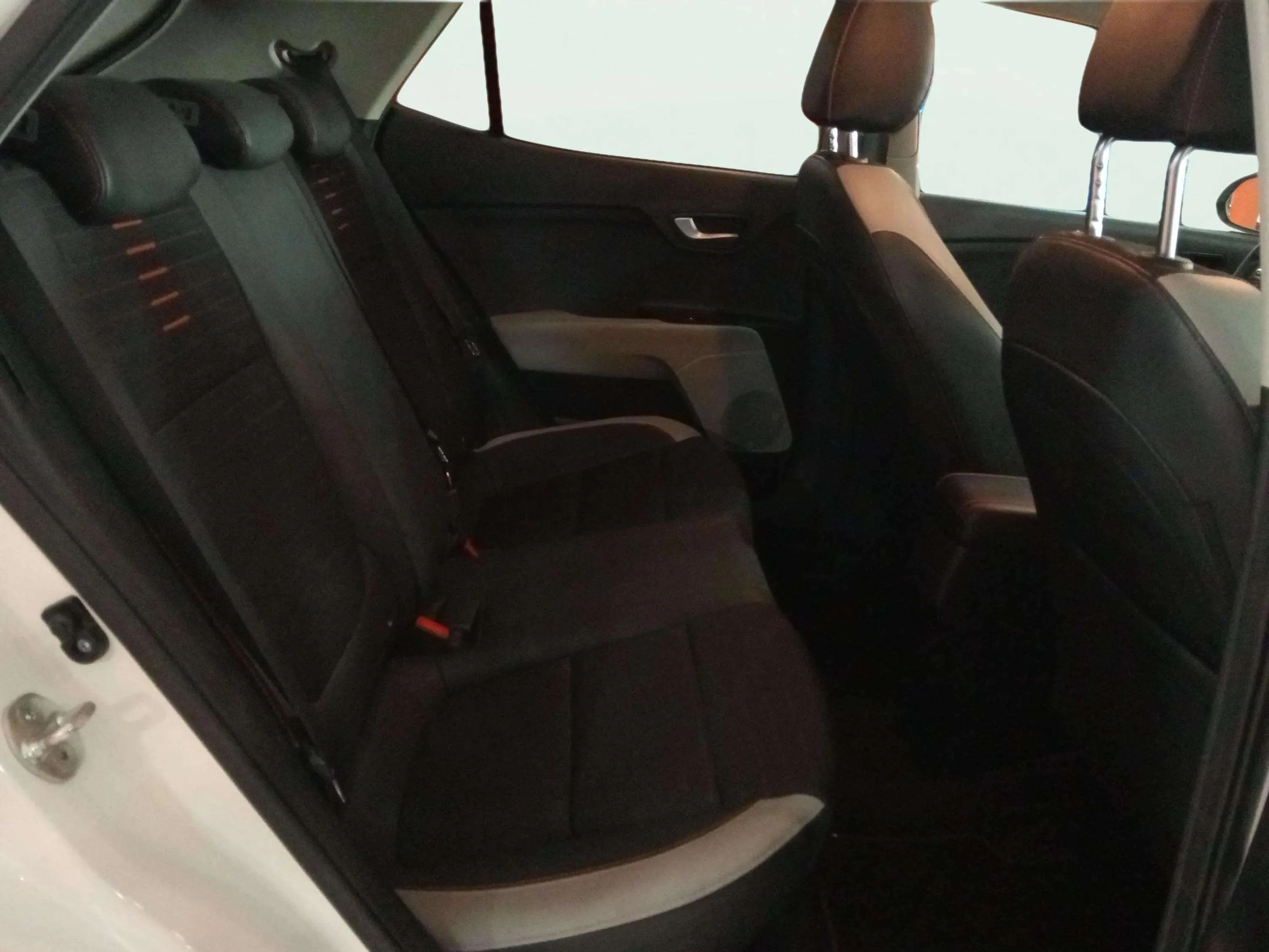 Kia Stonic 1.0 T-GDi Drive Eco-Dynam - foto 13