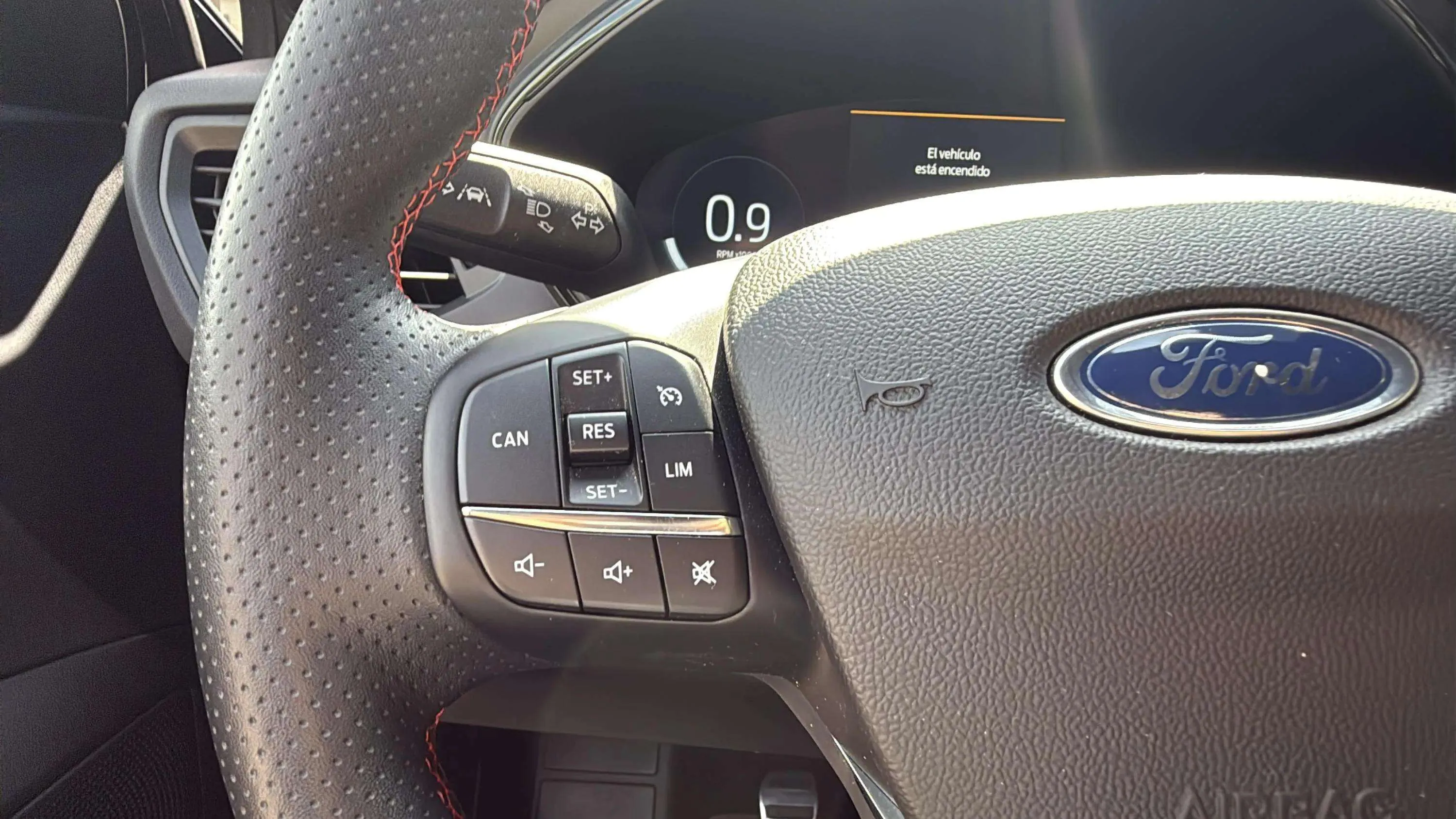 Ford Focus 1.0 EcoBoost ST-Line - foto 13