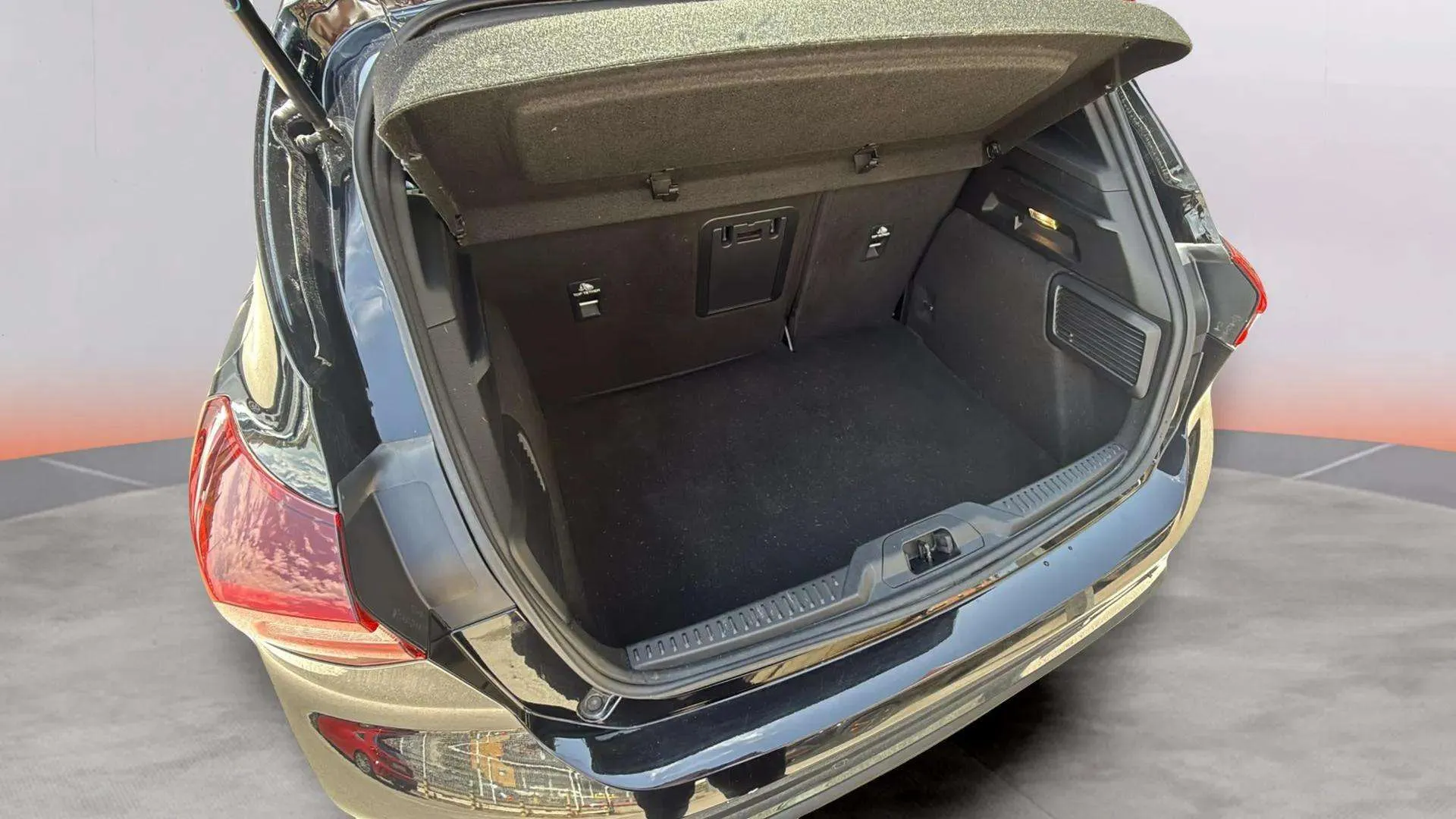 Ford Focus 1.0 EcoBoost ST-Line - foto 23