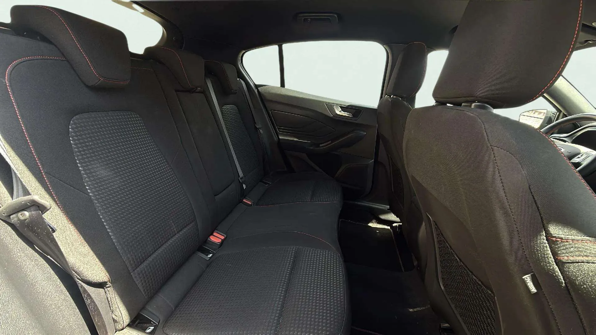 Ford Focus 1.0 EcoBoost ST-Line - foto 21