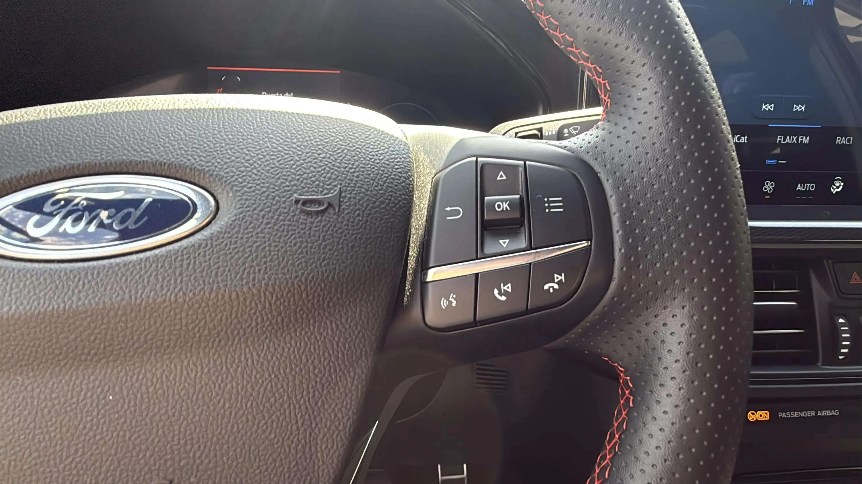 Ford Focus 1.0 EcoBoost ST-Line - foto 14