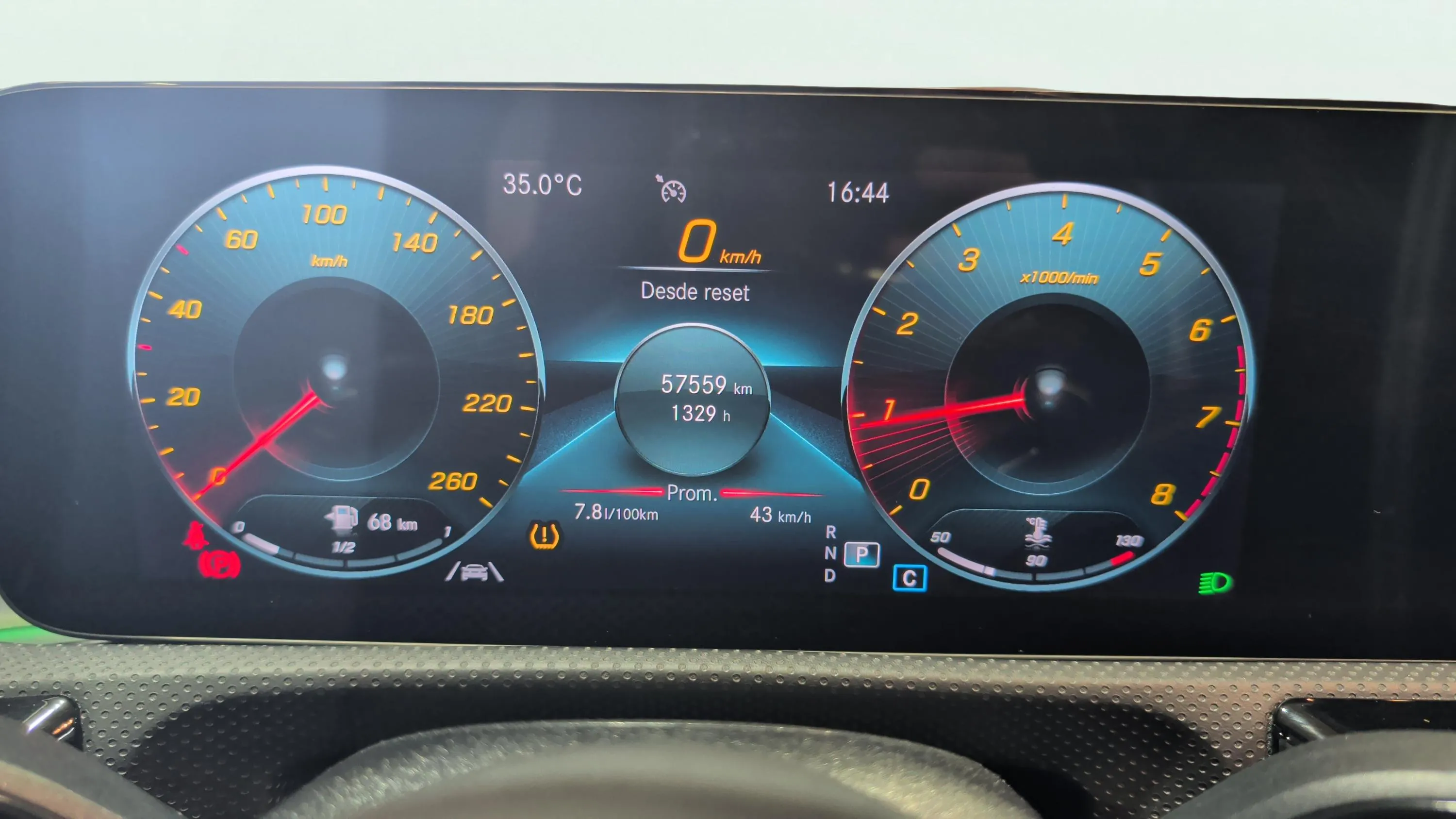 Mercedes-Benz CLA 200 - foto 18
