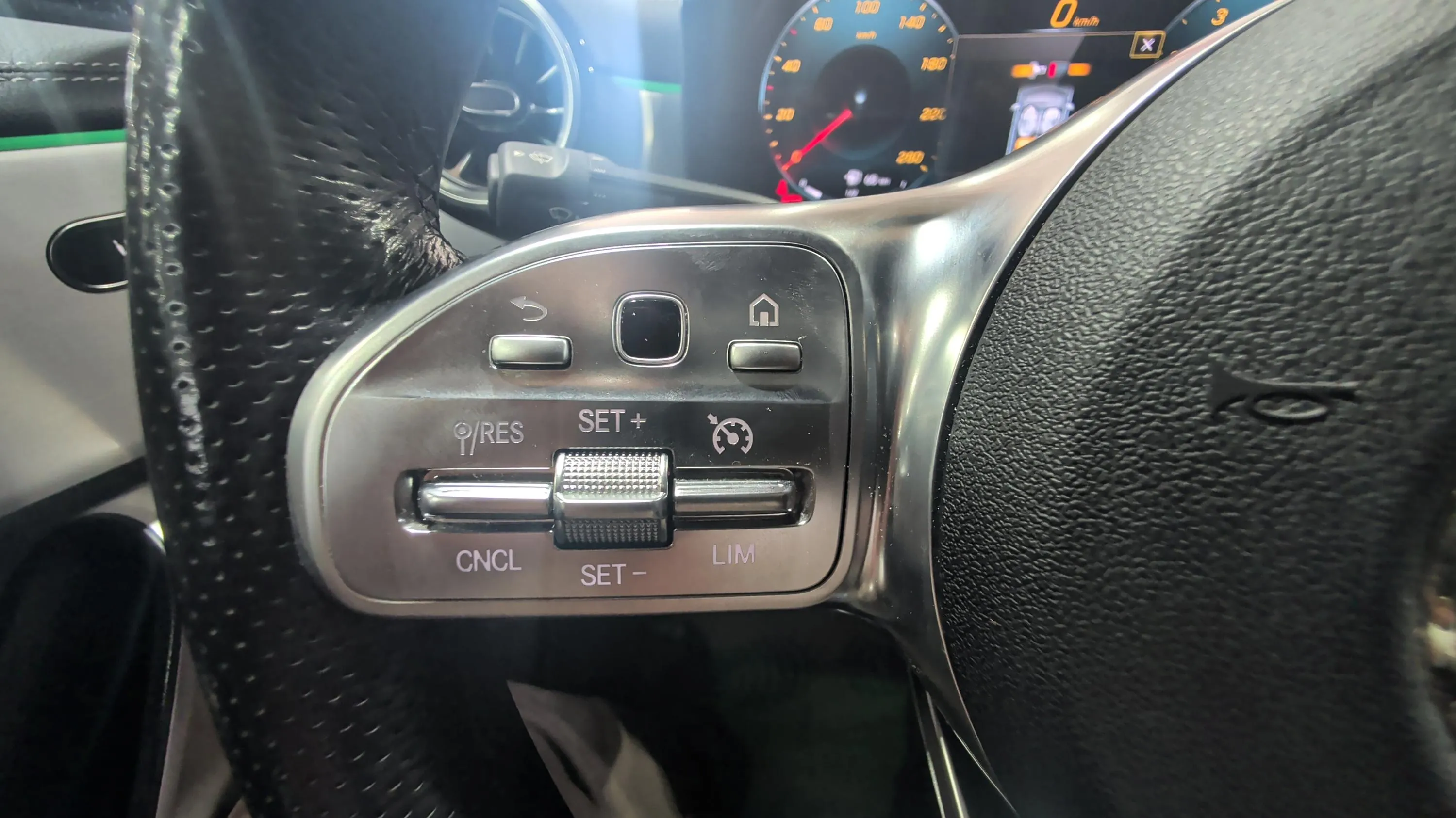 Mercedes-Benz CLA 200 - foto 13