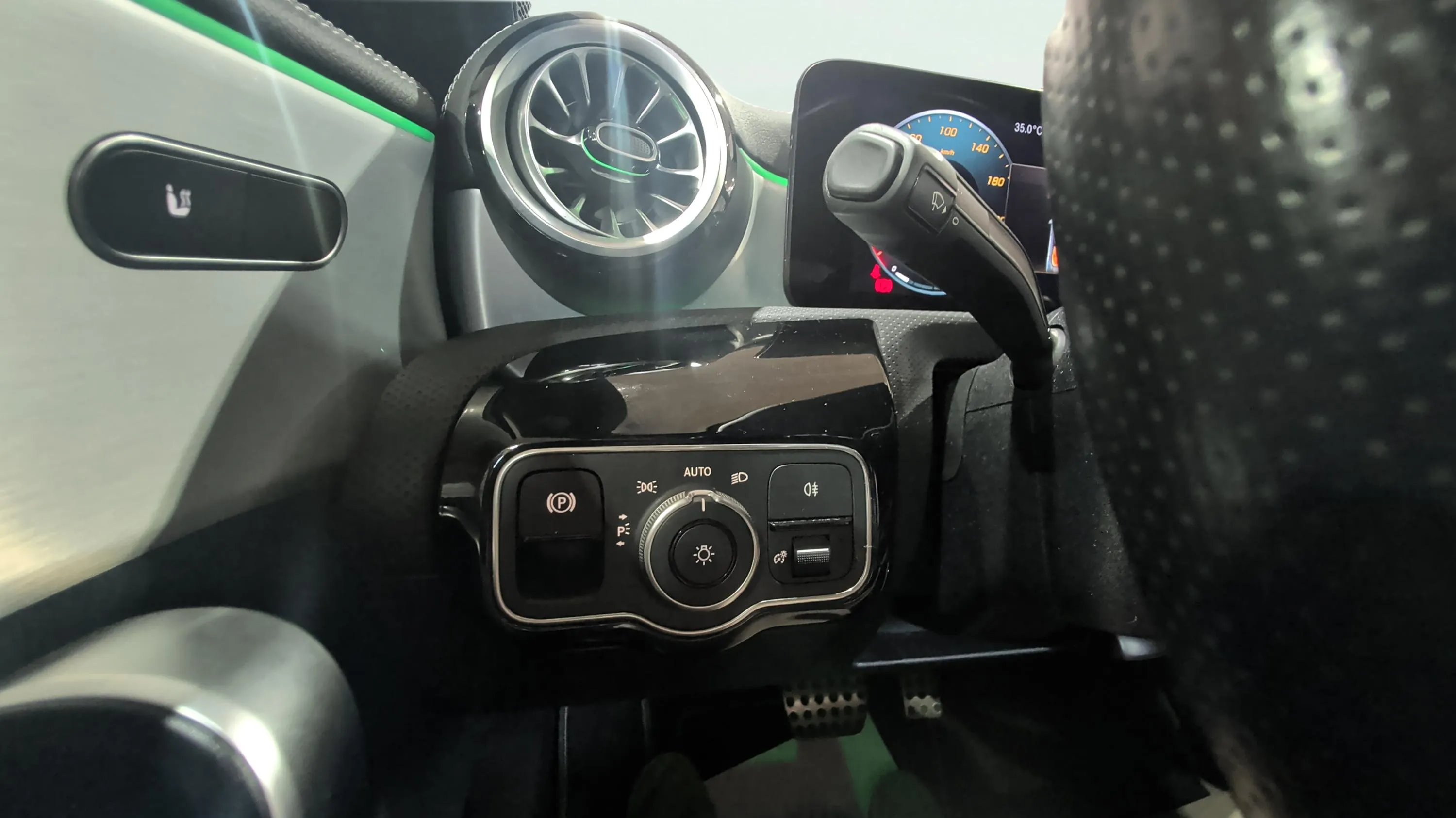 Mercedes-Benz CLA 200 - foto 12