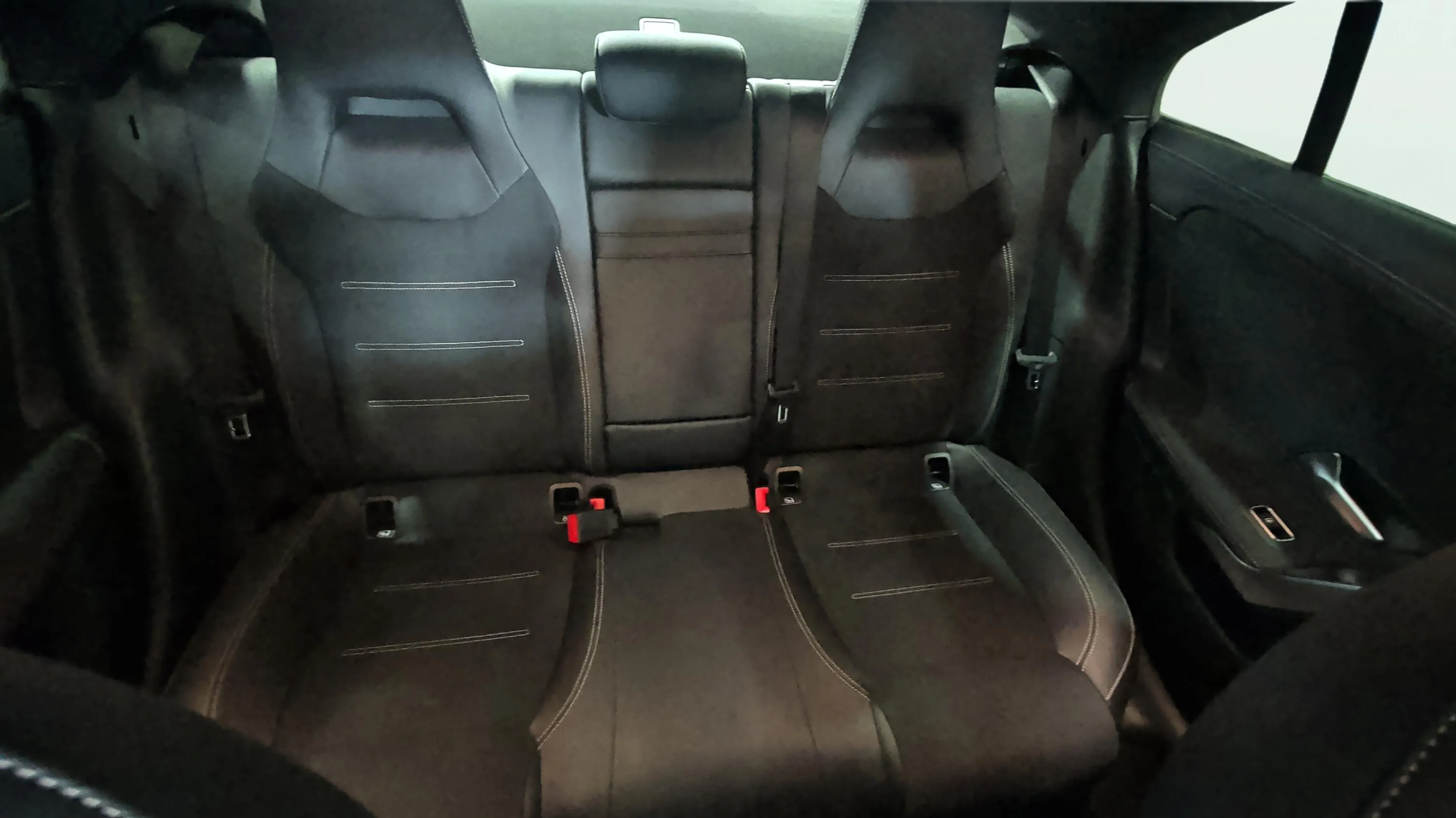 Mercedes-Benz CLA 200 - foto 24