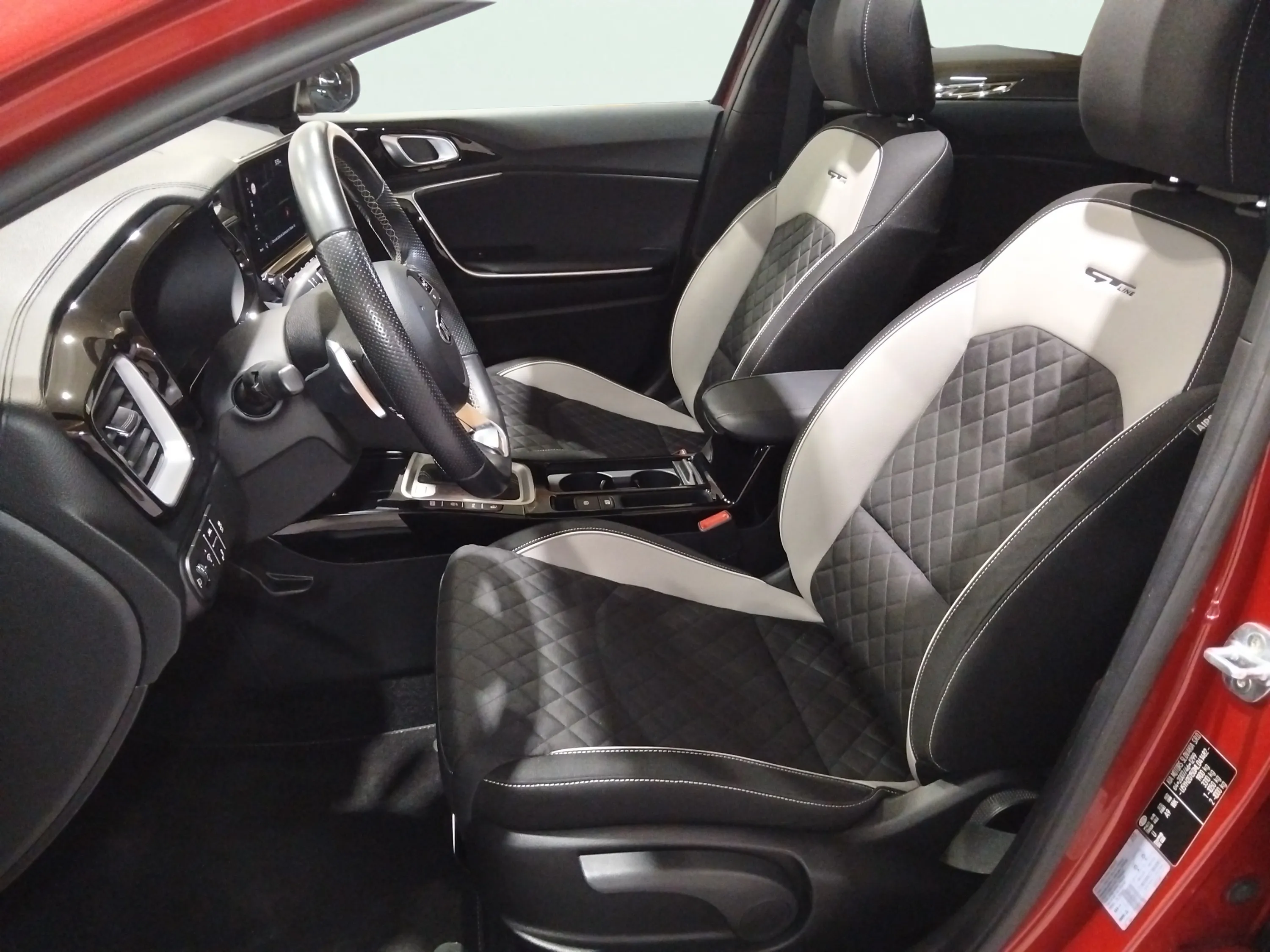 Kia Ceed 1.5 MHEV GT Line DCT - foto 14