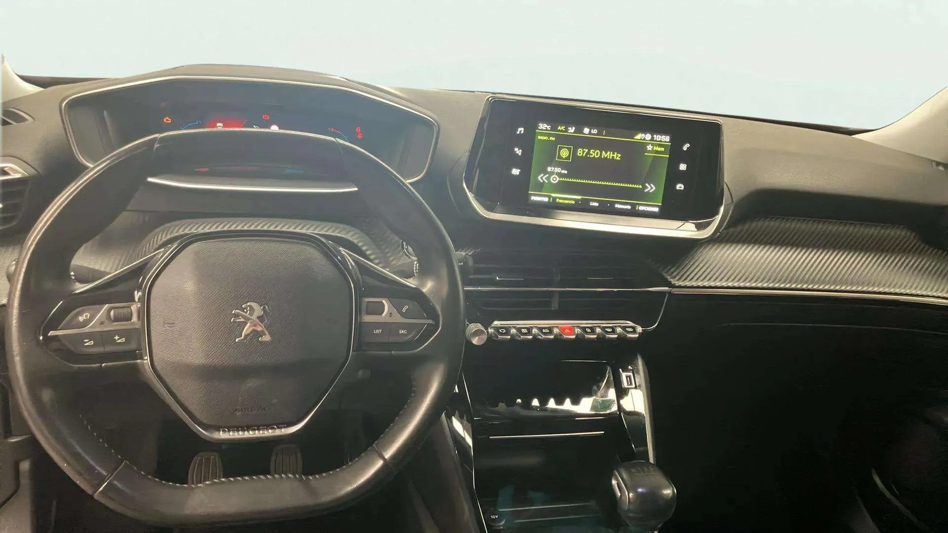 Peugeot 2008 Allure BlueHDi 100 BVM6 - foto 9