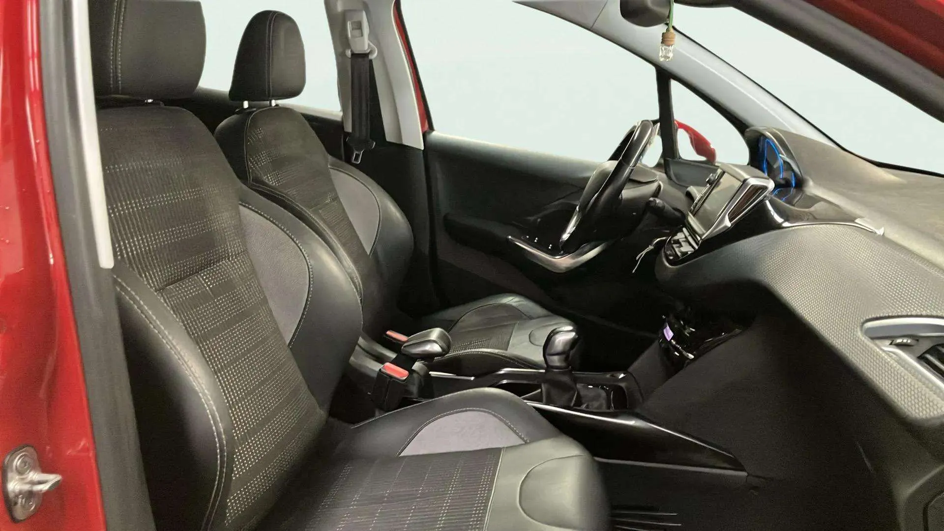 Peugeot 2008 Allure 1.2 PureTech - foto 17