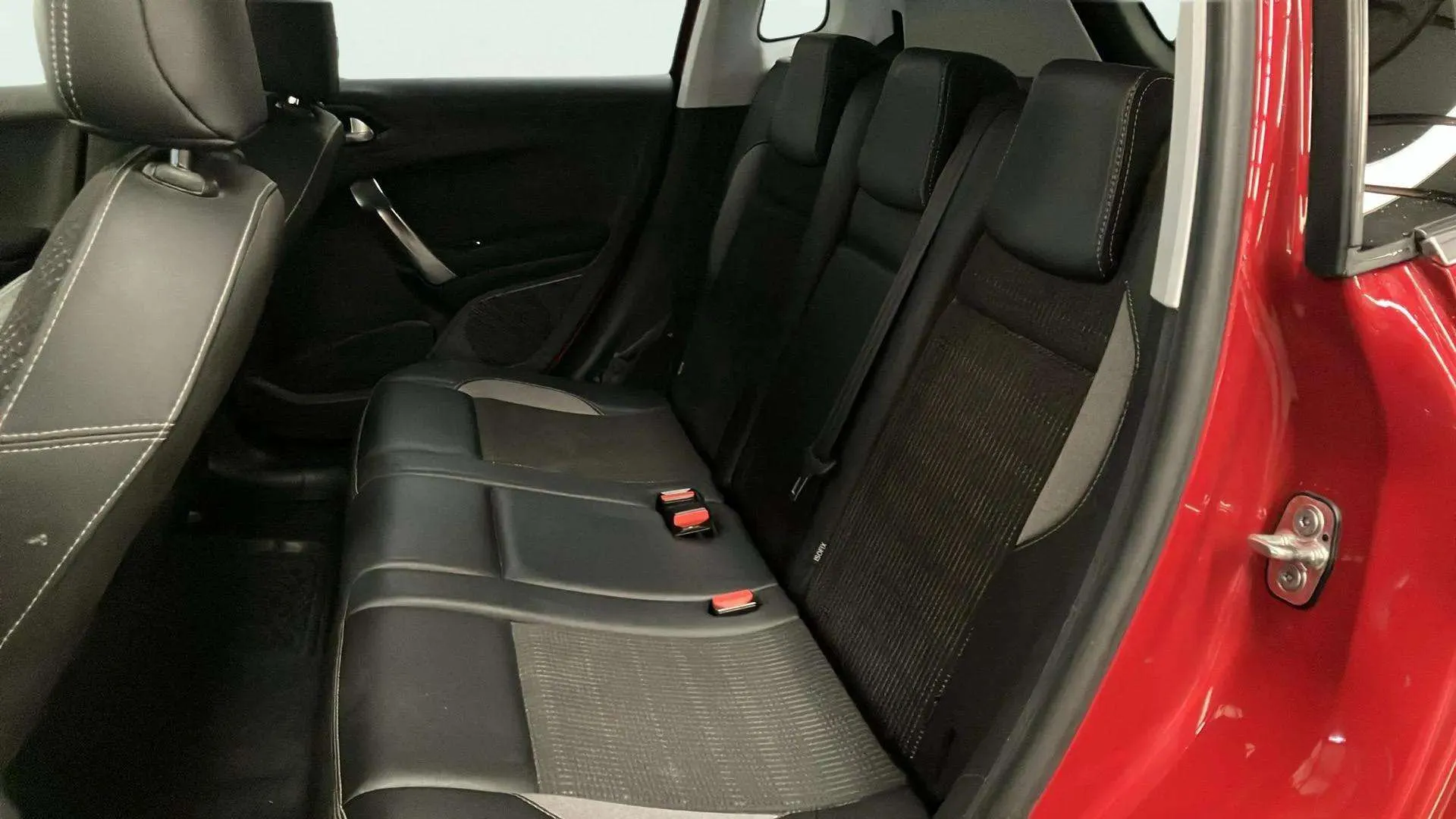 Peugeot 2008 Allure 1.2 PureTech - foto 13