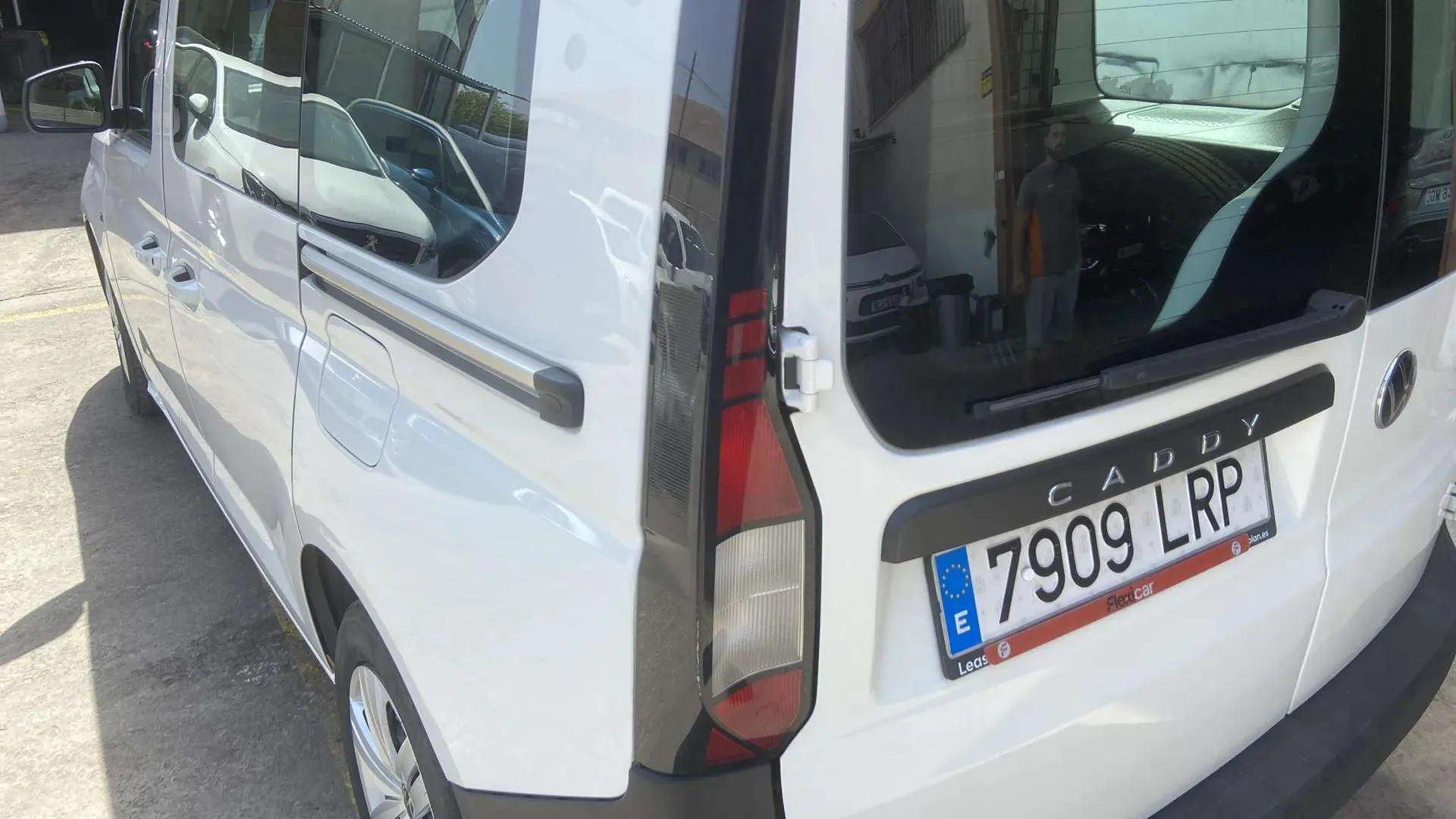 Volkswagen Caddy California 2.0 TDI 4Motion - foto 11