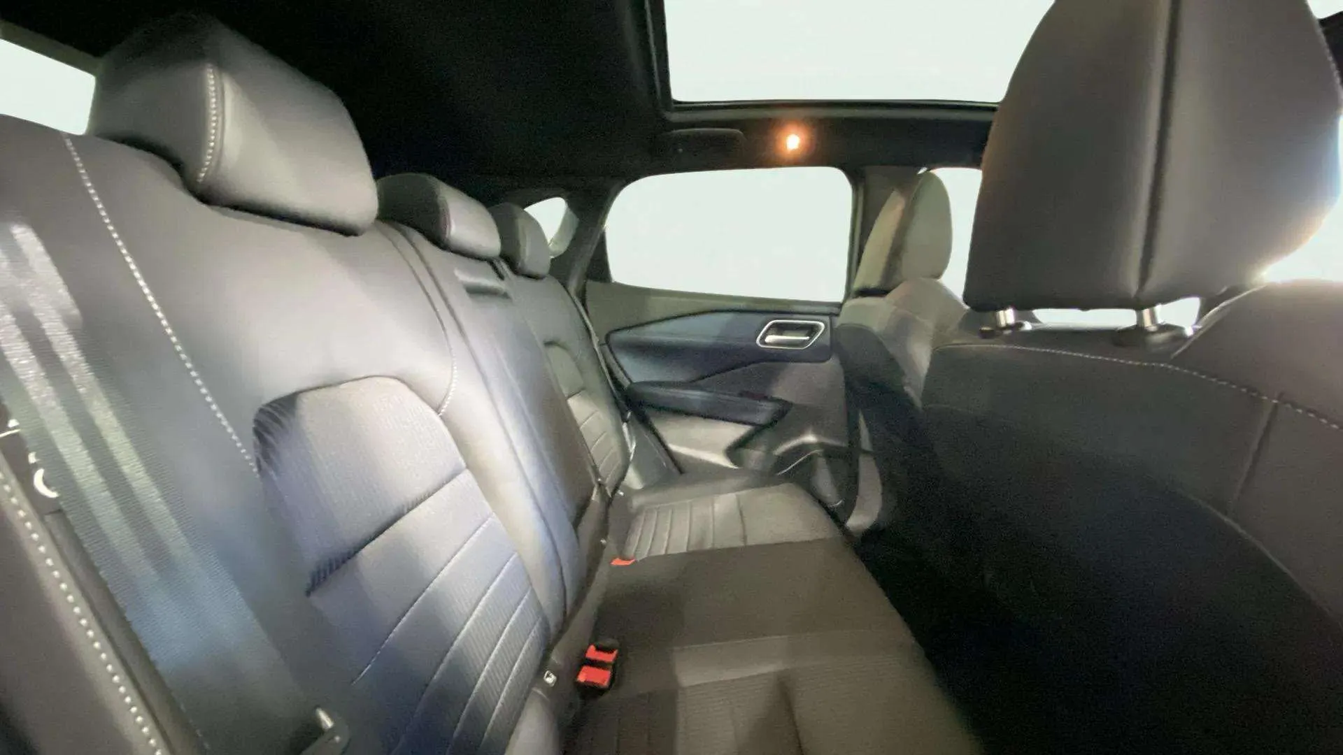 Nissan Qashqai DIG-T mHEV CVT 4x4 N-Connecta - foto 16