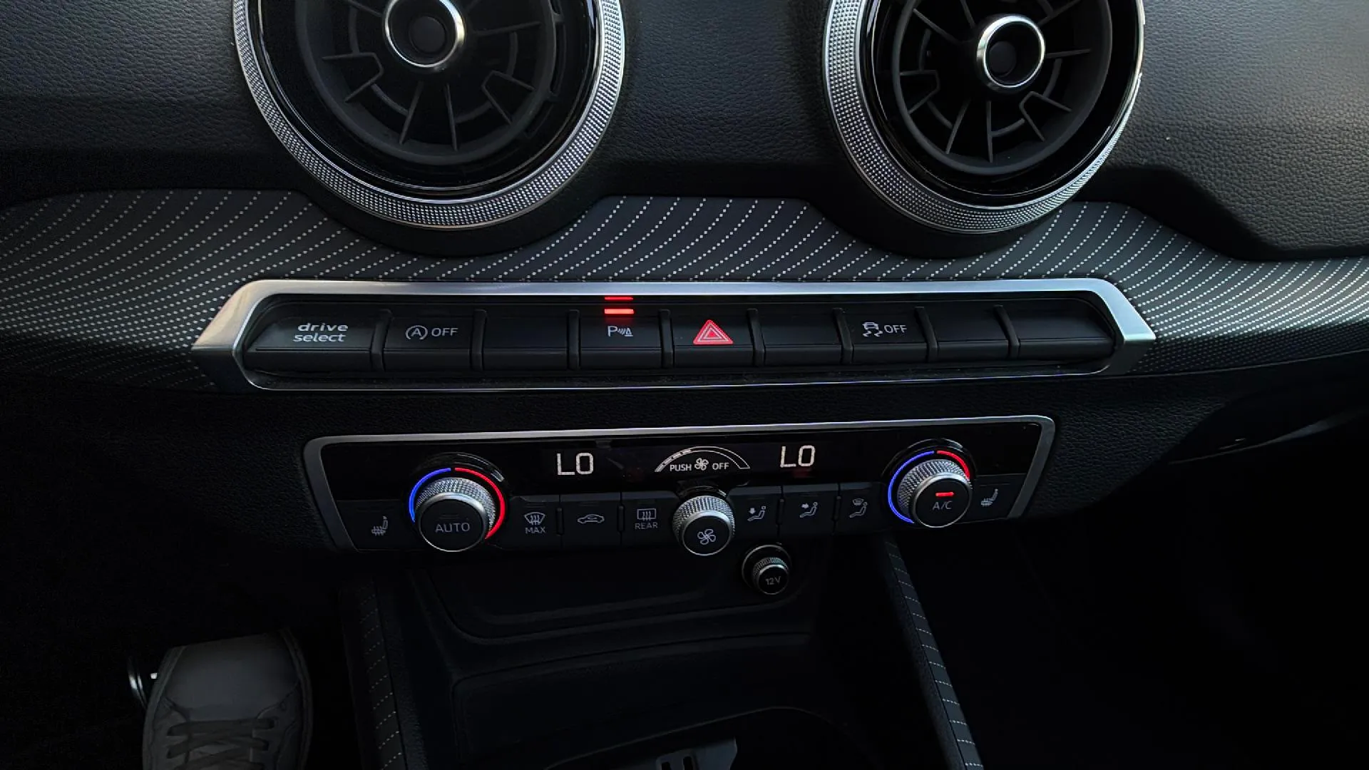 Audi Q2 Adrenalin Black E 35 TFSI S tronic - foto 19