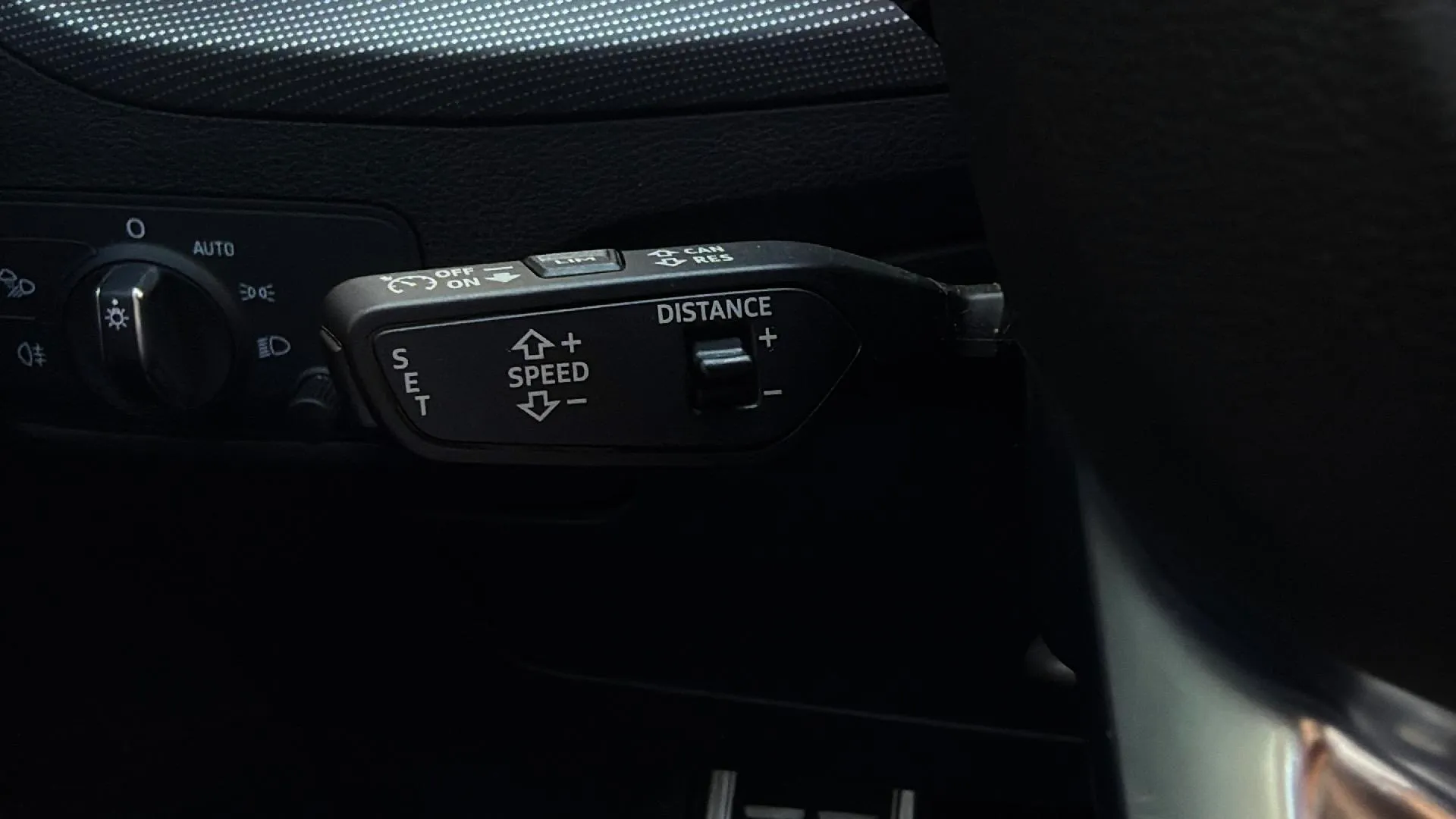 Audi Q2 Adrenalin Black E 35 TFSI S tronic - foto 23