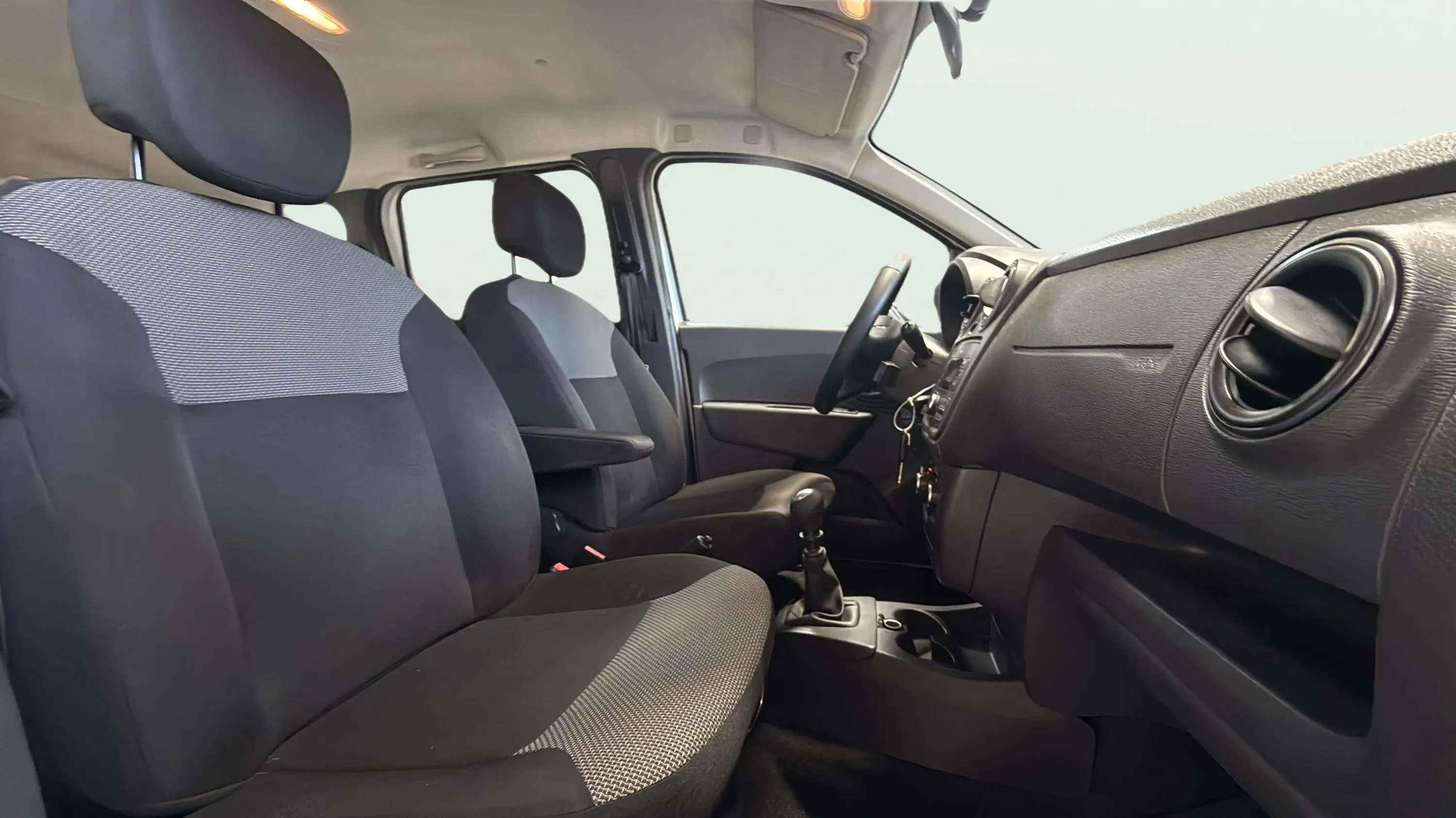 Dacia Lodgy Comfort TCe 5 plazas GPF - foto 7