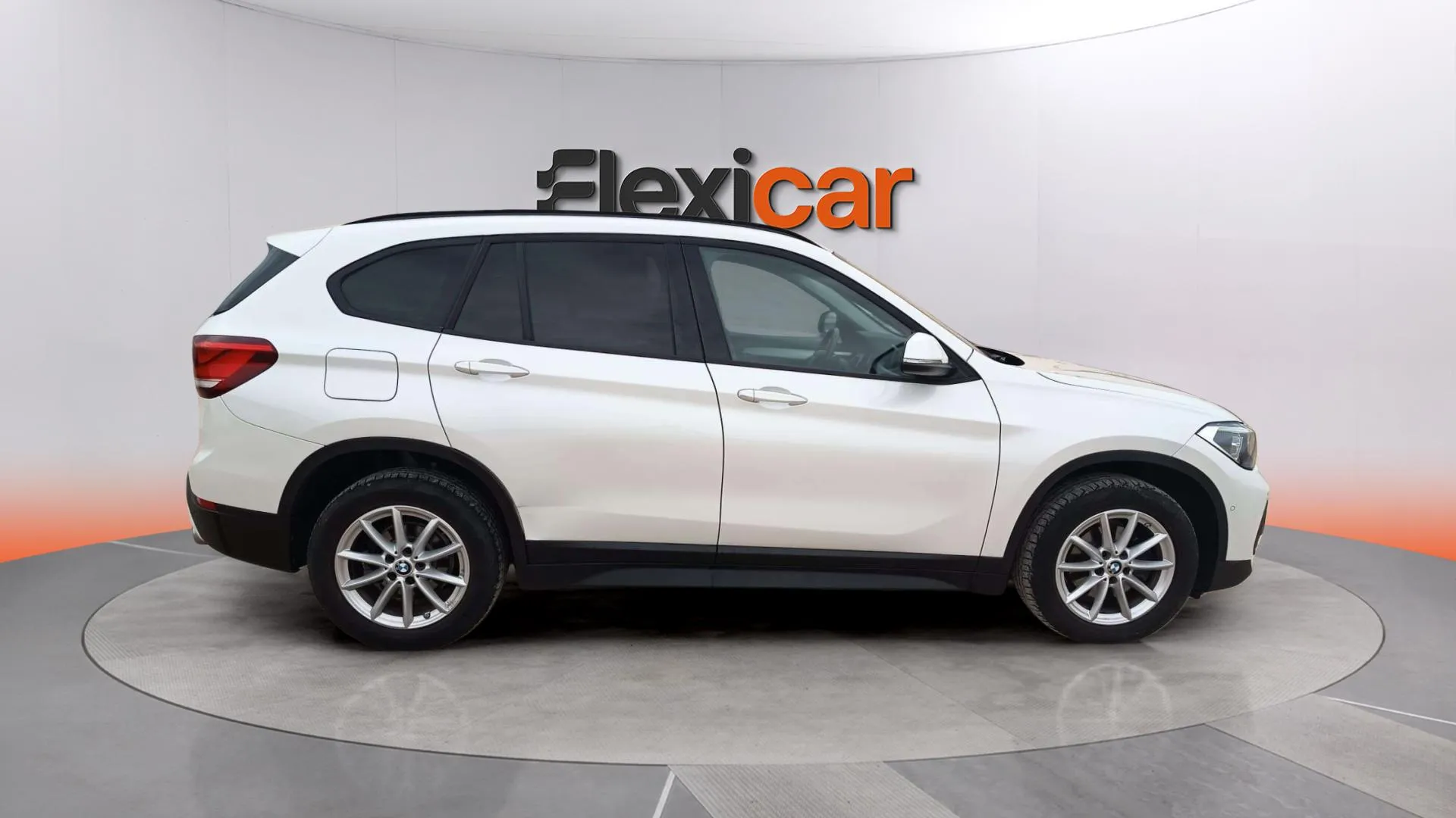 BMW X1 sDrive18d - foto 8
