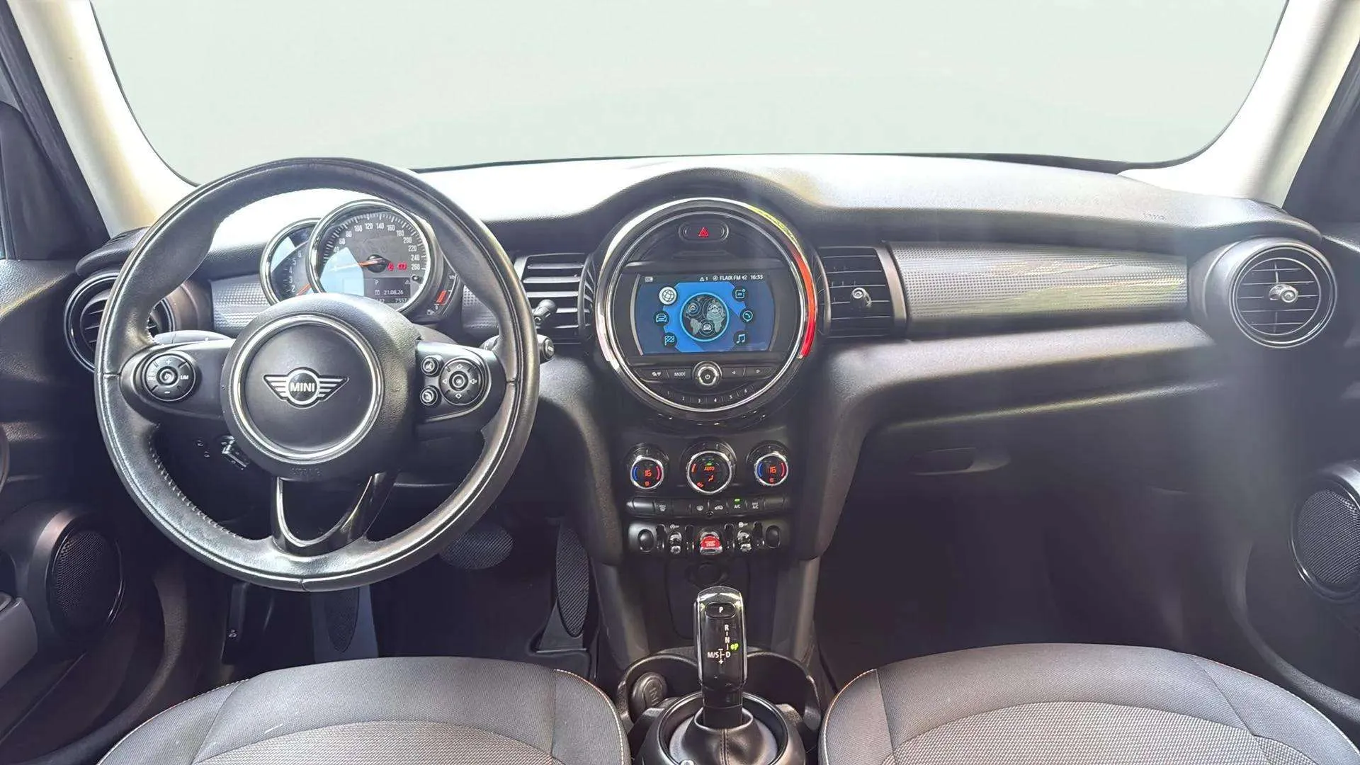 MINI Cooper 1.5cm³ - foto 10