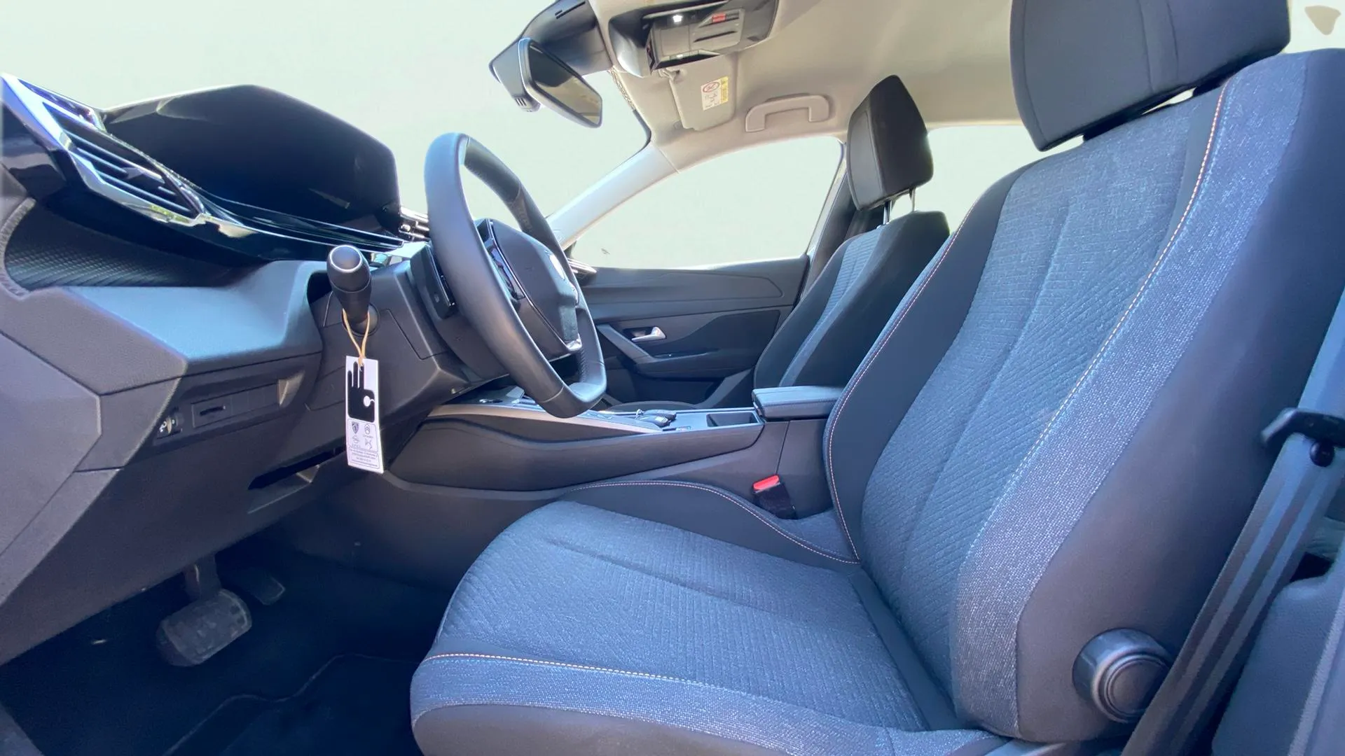 Peugeot 308 Allure BlueHDi 130 EAT8 - foto 9