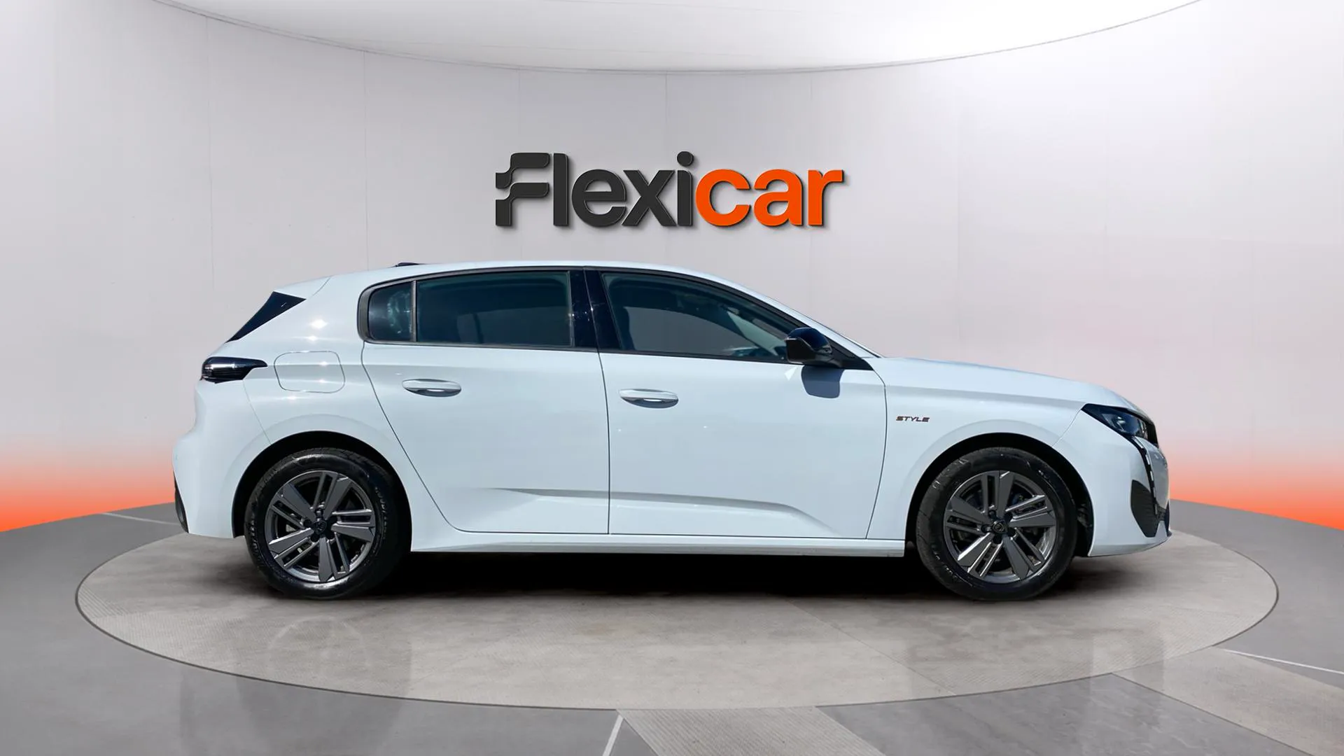 Peugeot 308 Allure BlueHDi 130 EAT8 - foto 8