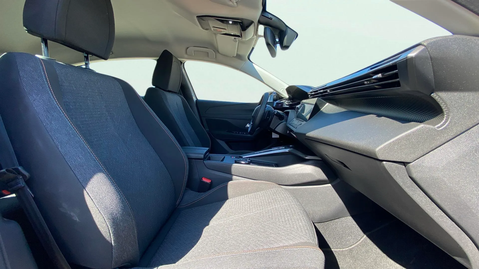 Peugeot 308 Allure BlueHDi 130 EAT8 - foto 10