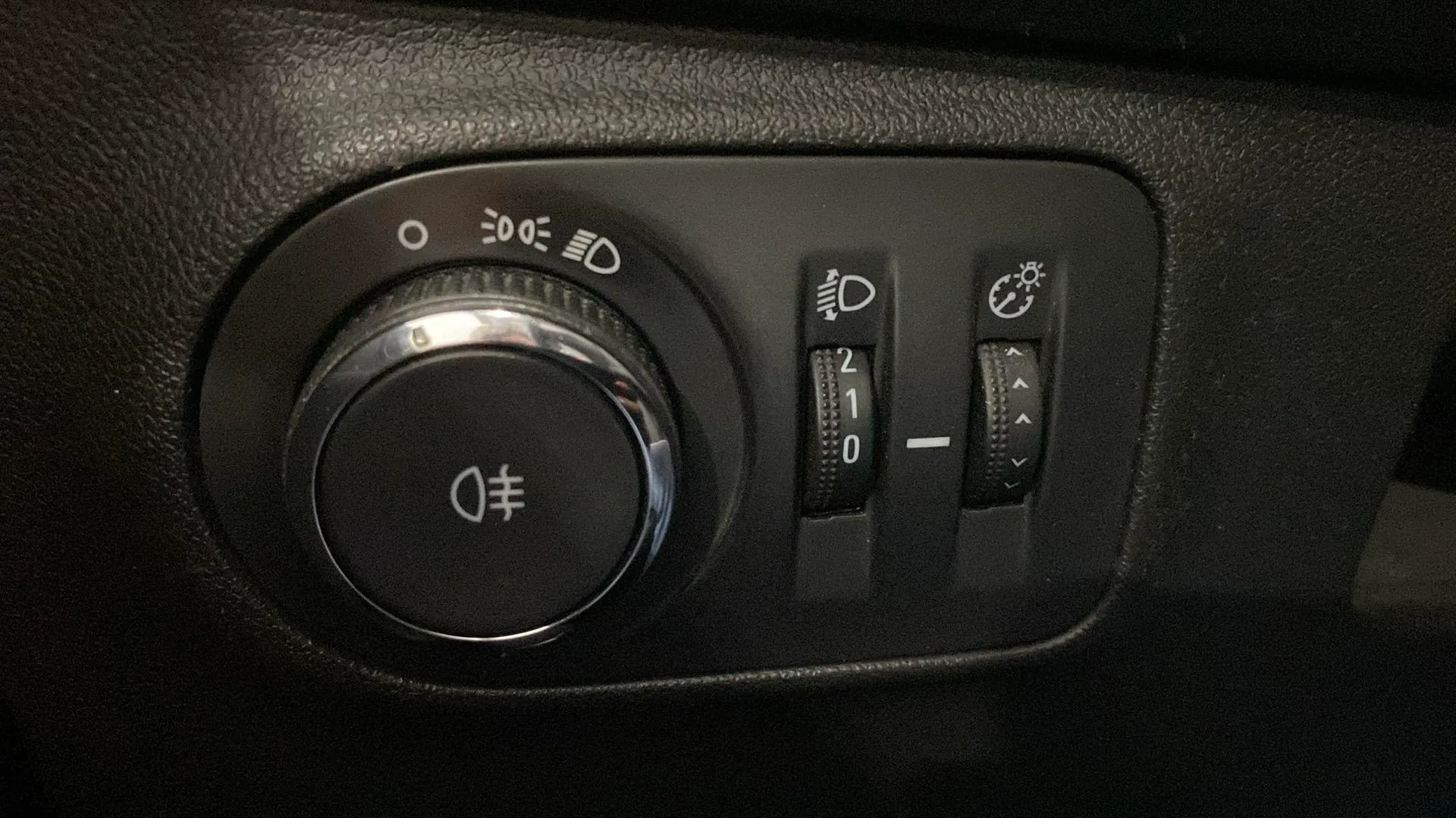 Opel Corsa 1.4 Selective Easytronic - foto 18