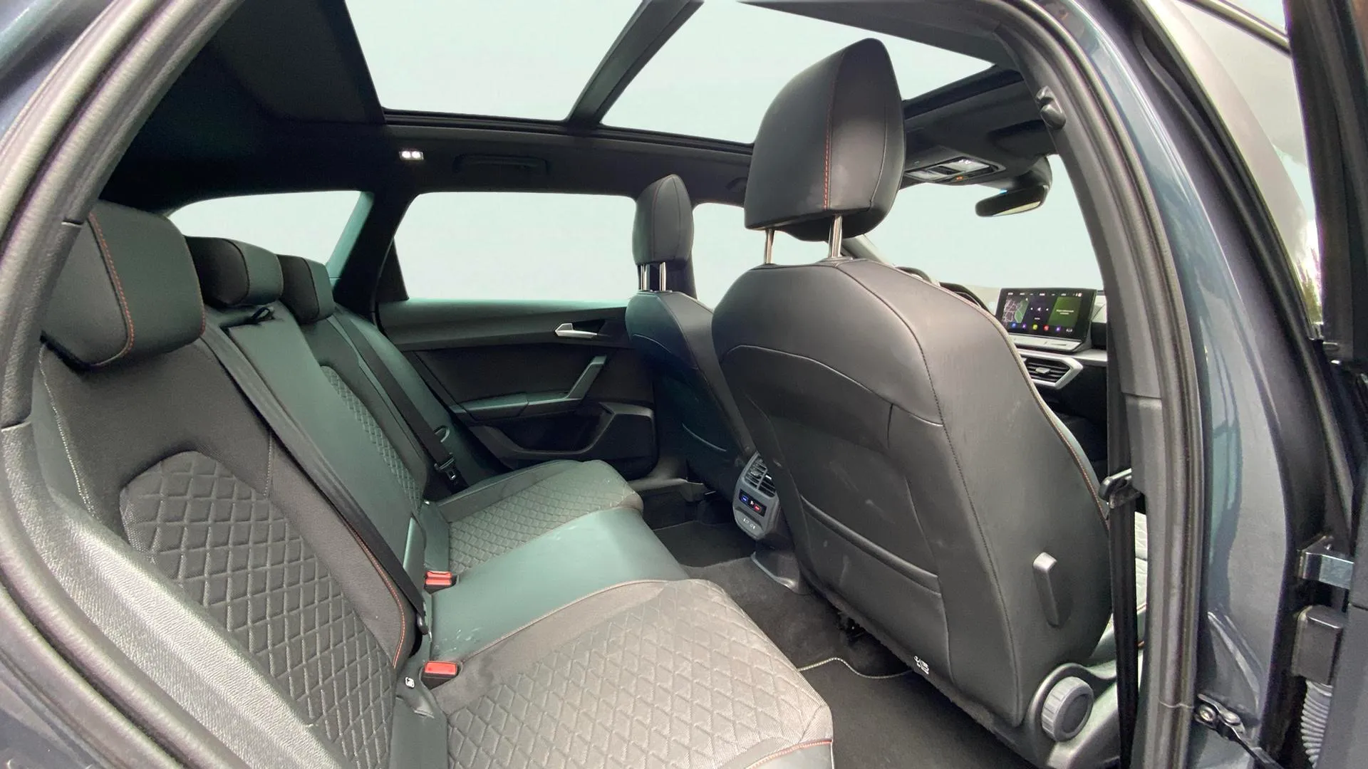 SEAT León SP 1.5 eTSI DSG FR - foto 23