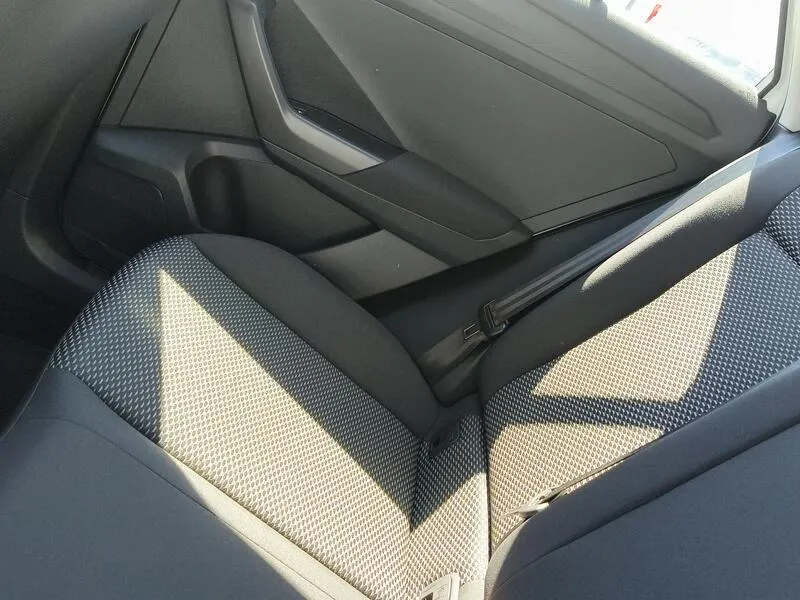 Volkswagen T-Roc 2.0 TDI - foto 31