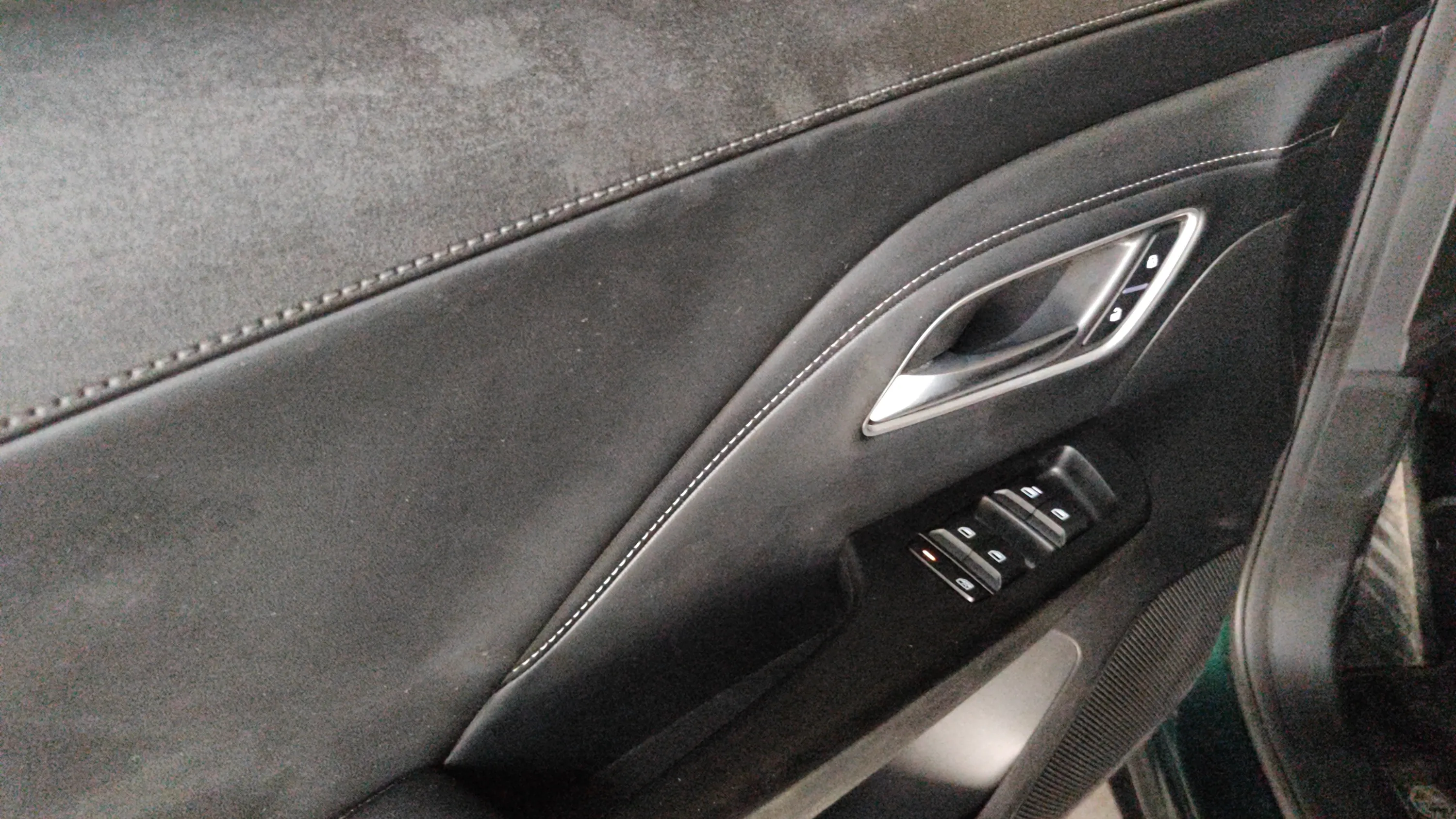 MG ZS Hybrid+ Luxury - foto 19