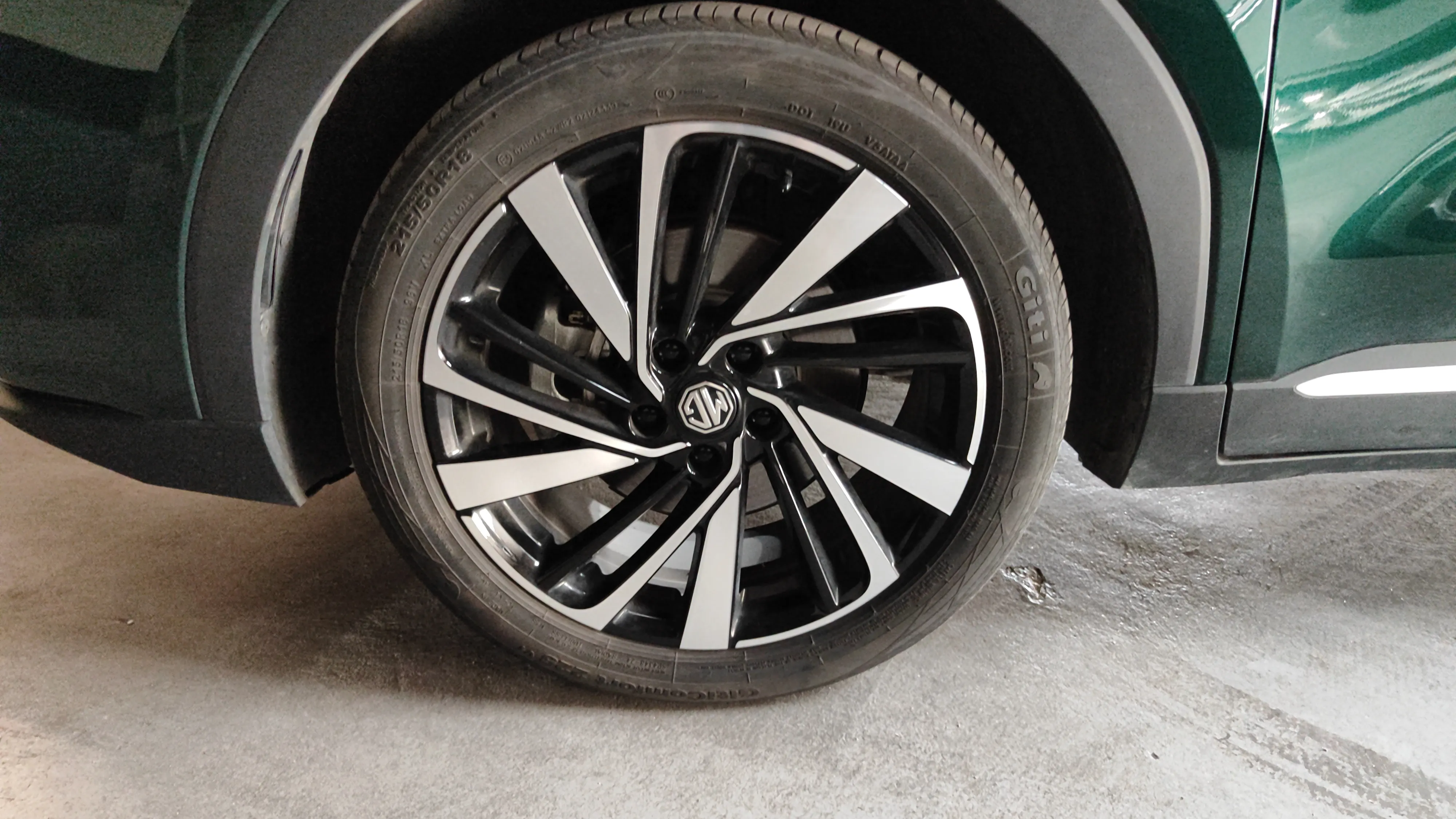 MG ZS Hybrid+ Luxury - foto 24