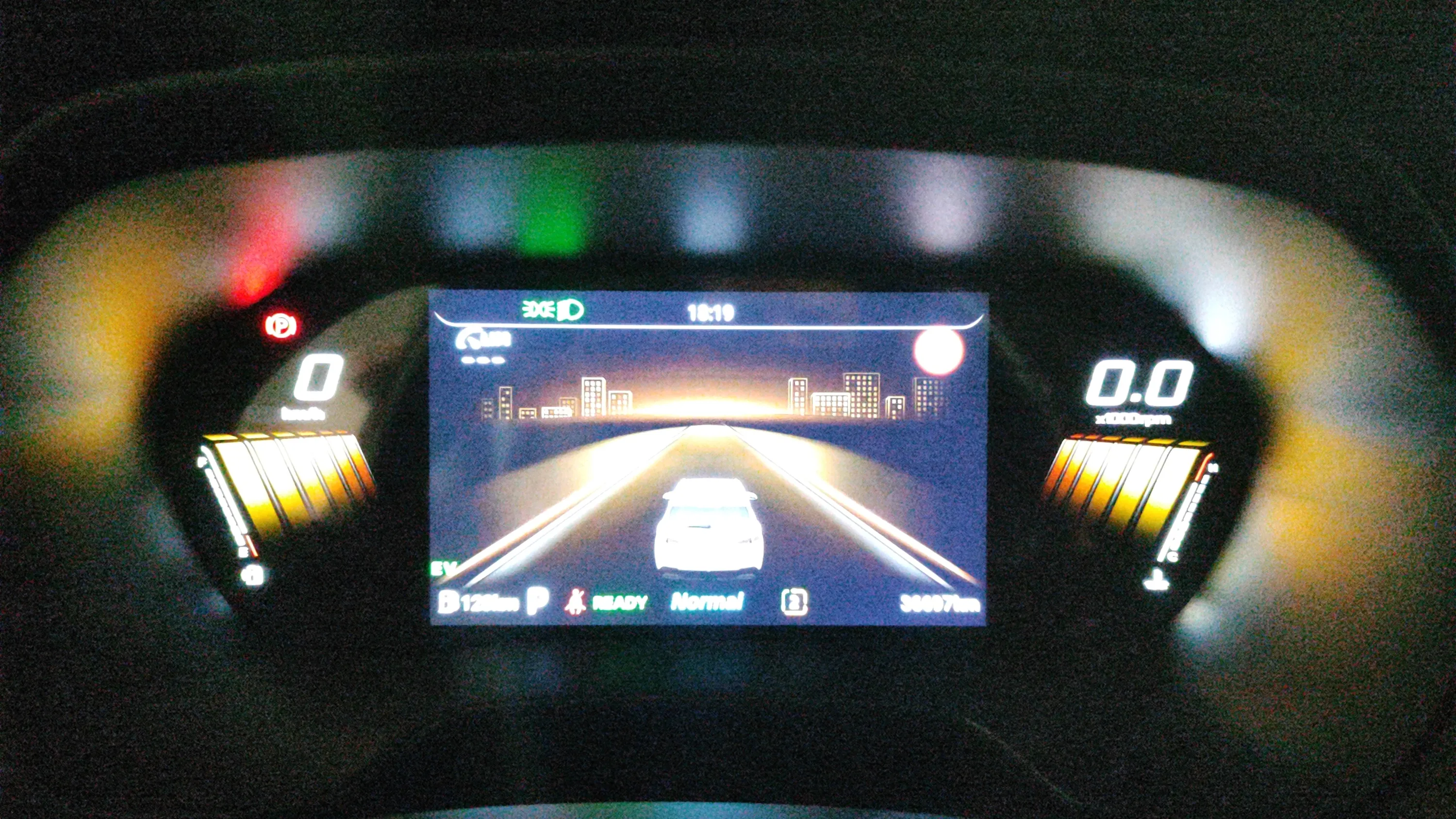 MG ZS Hybrid+ Luxury - foto 15