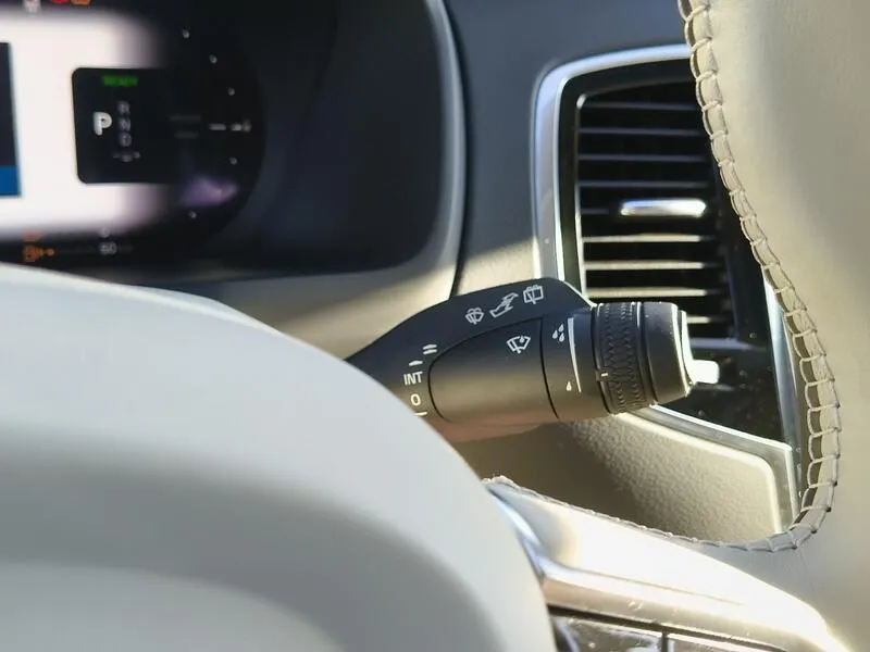 Volvo XC90 2.0 T8 AWD Plus Dark Recharge - foto 26