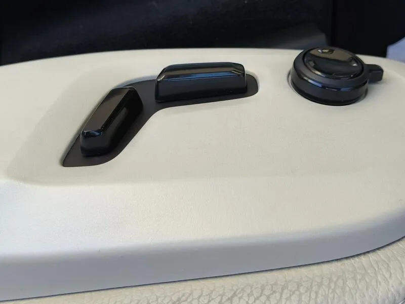 Volvo XC90 2.0 T8 AWD Plus Dark Recharge - foto 32