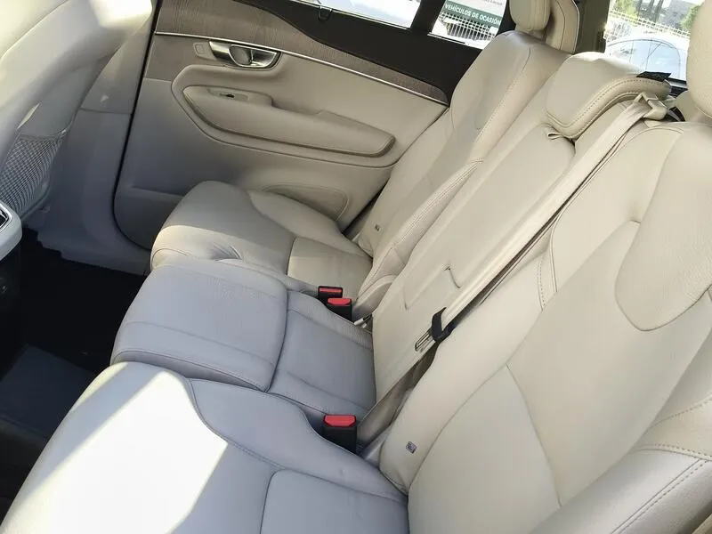 Volvo XC90 2.0 T8 AWD Plus Dark Recharge - foto 35