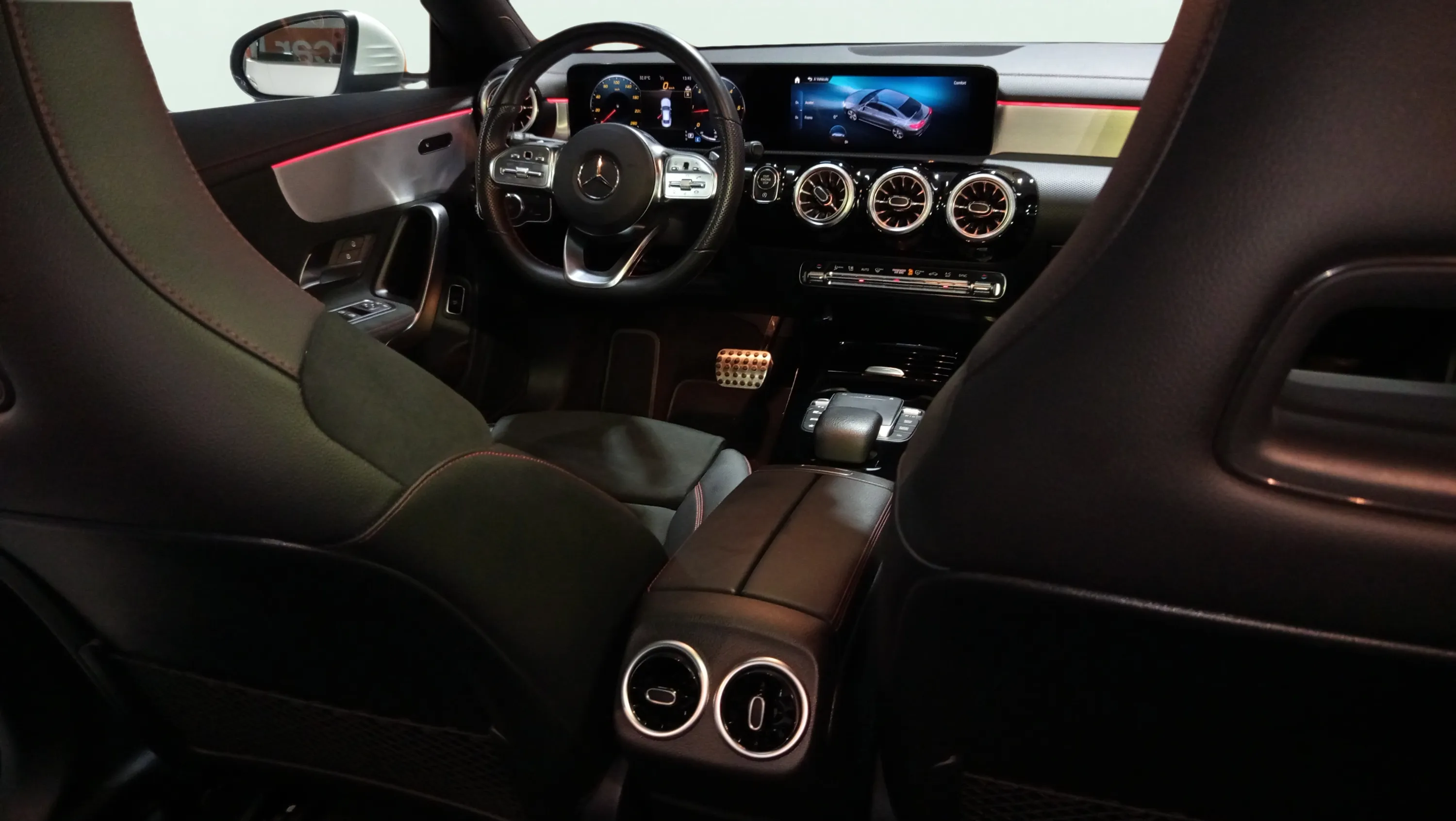Mercedes-Benz CLA 200 D DCT - foto 29