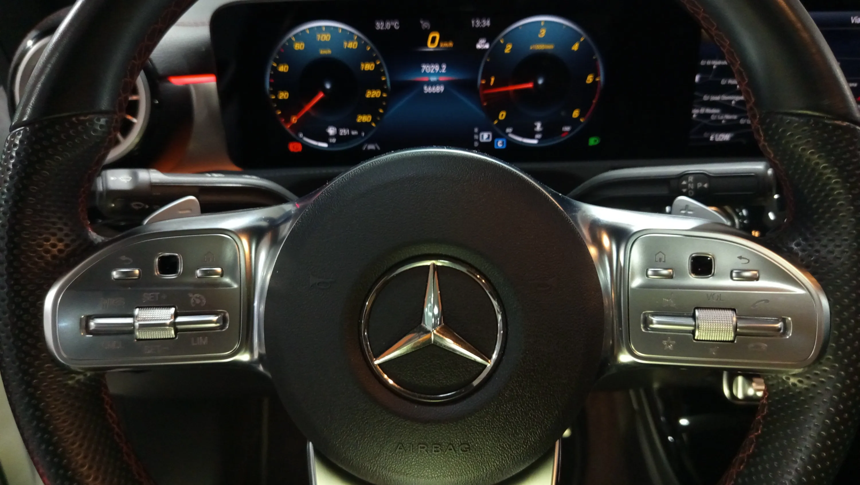 Mercedes-Benz CLA 200 D DCT - foto 24
