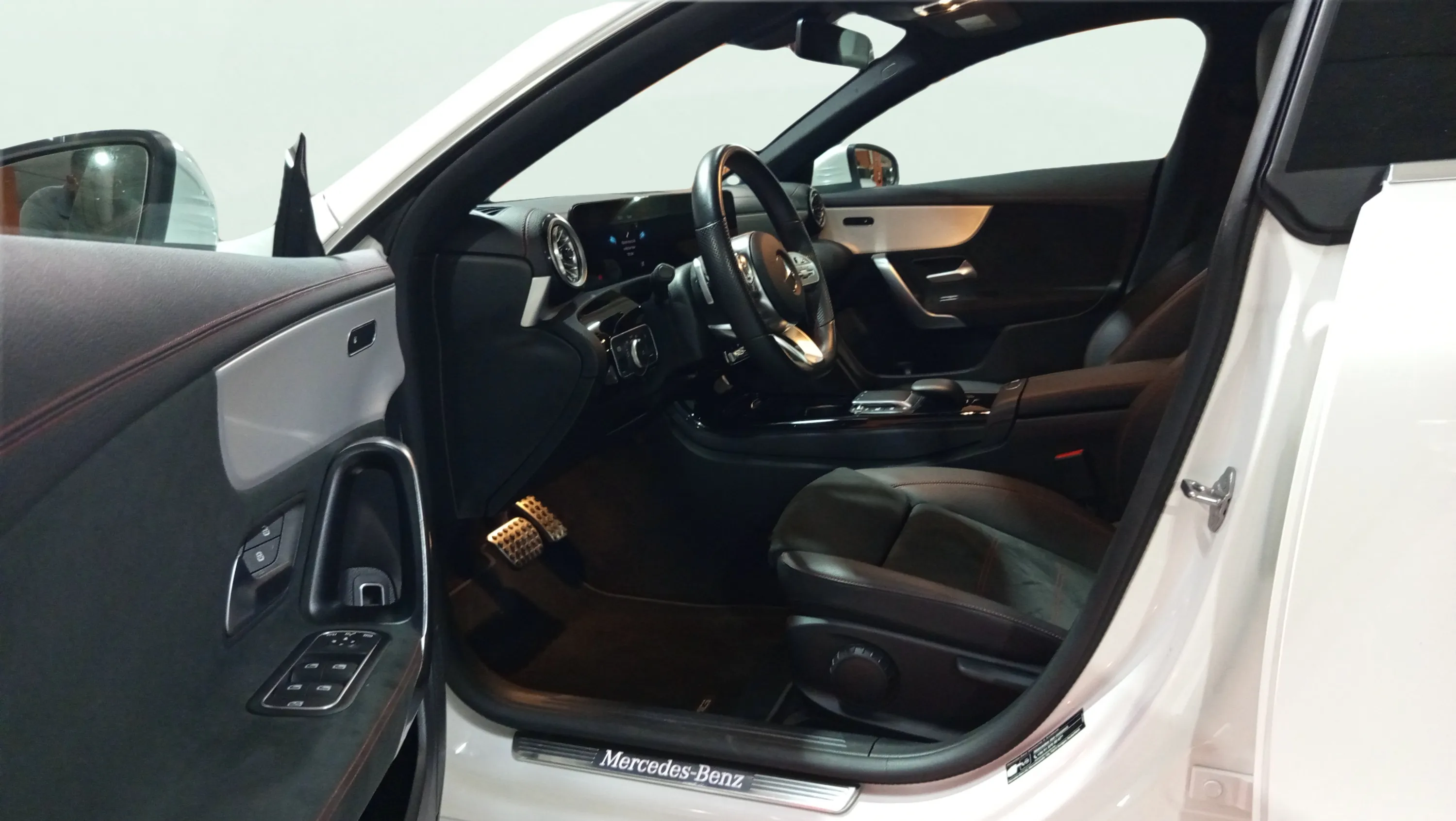 Mercedes-Benz CLA 200 D DCT - foto 13
