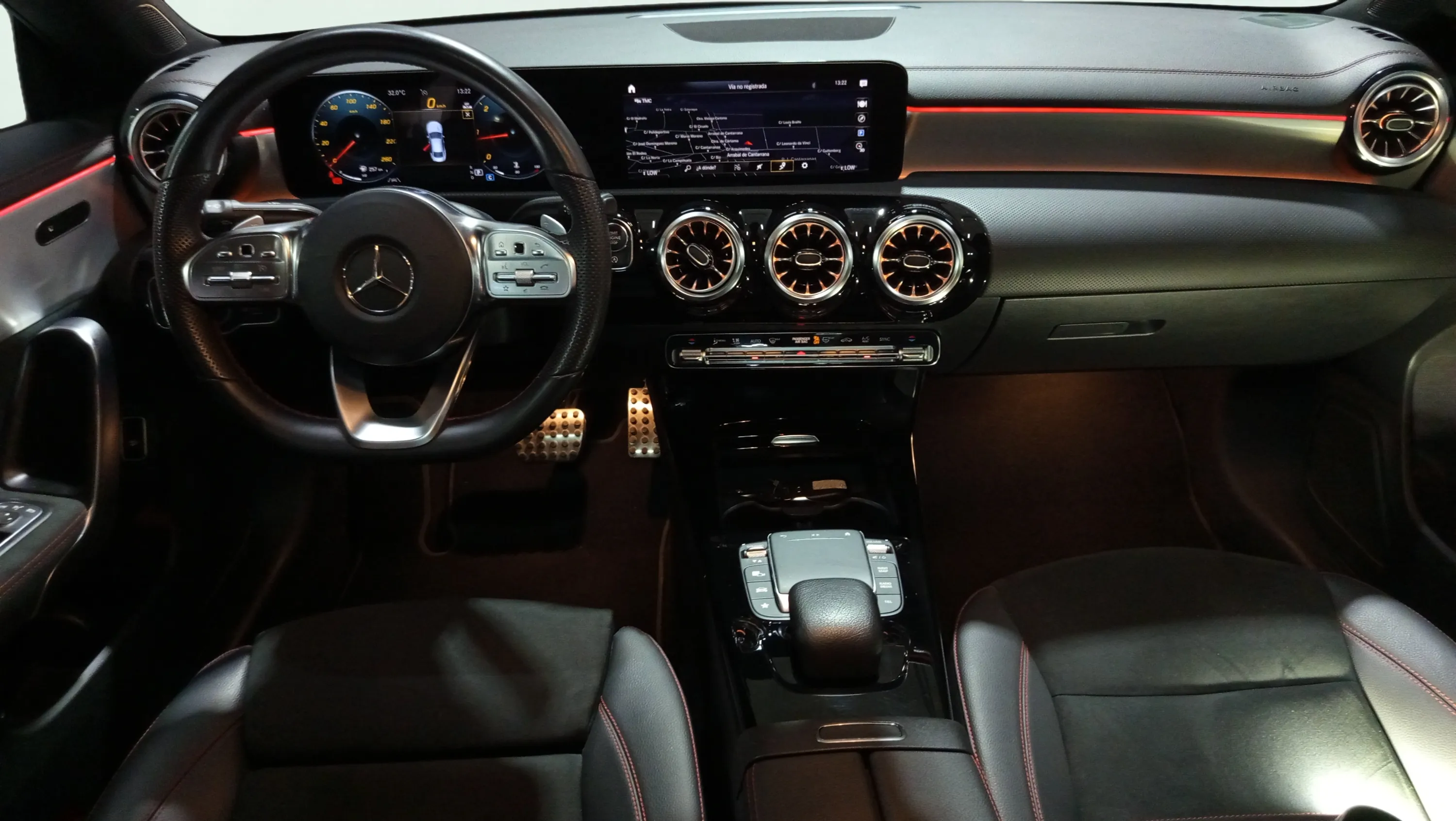 Mercedes-Benz CLA 200 D DCT - foto 9