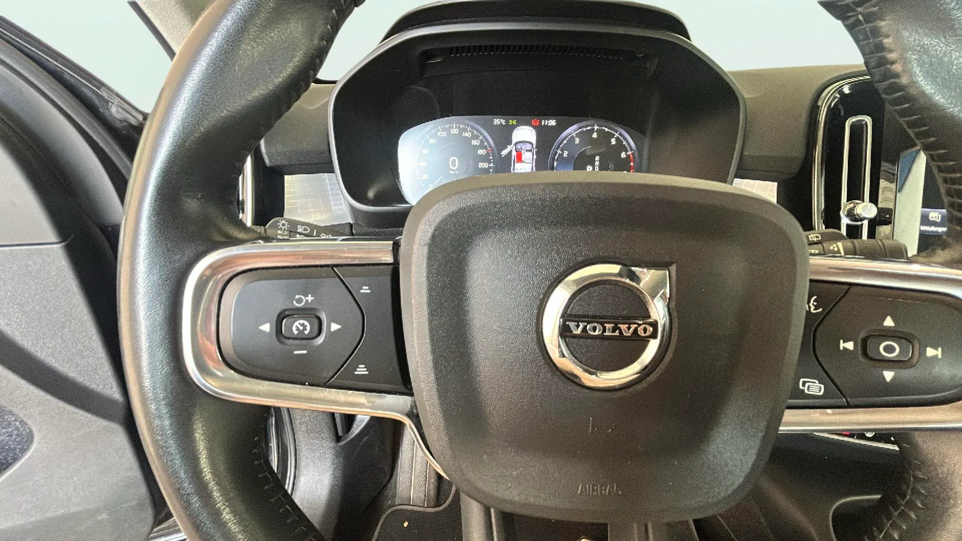 Volvo XC40 2.0 B4 G AWD Inscription - foto 15