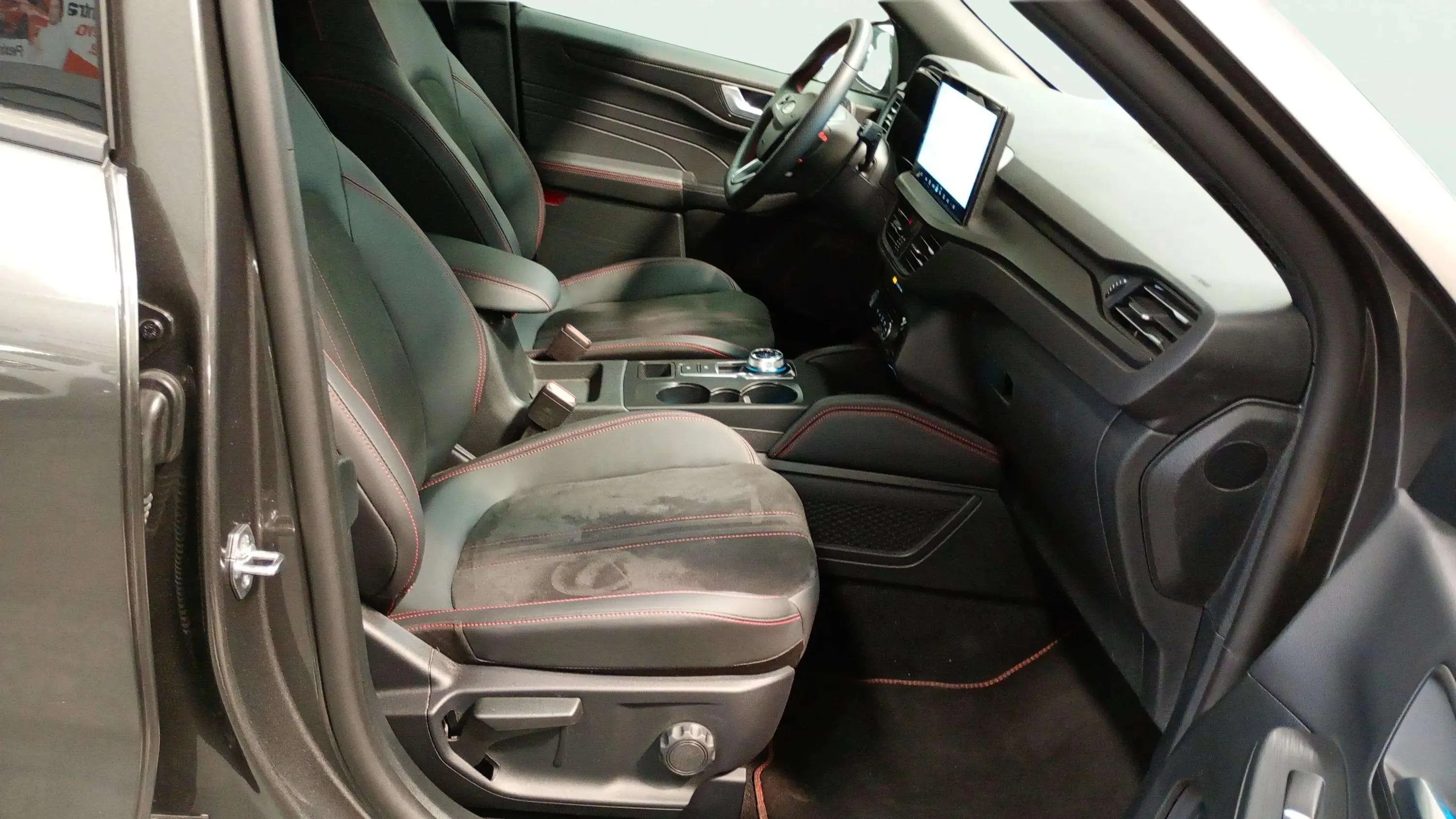 Ford Kuga ST-Line X 2.5 Duratec PHEV - foto 19