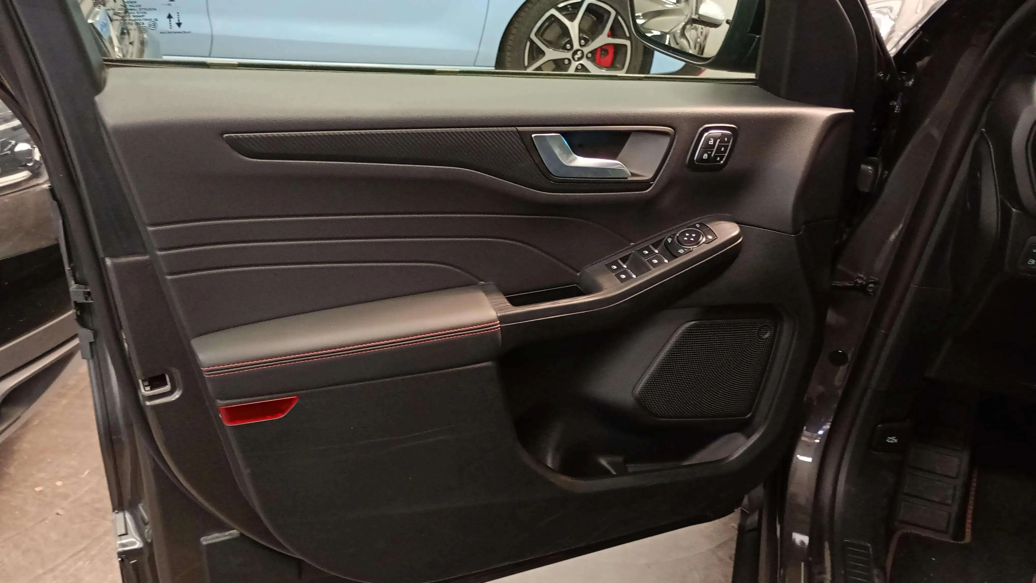 Ford Kuga ST-Line X 2.5 Duratec PHEV - foto 24