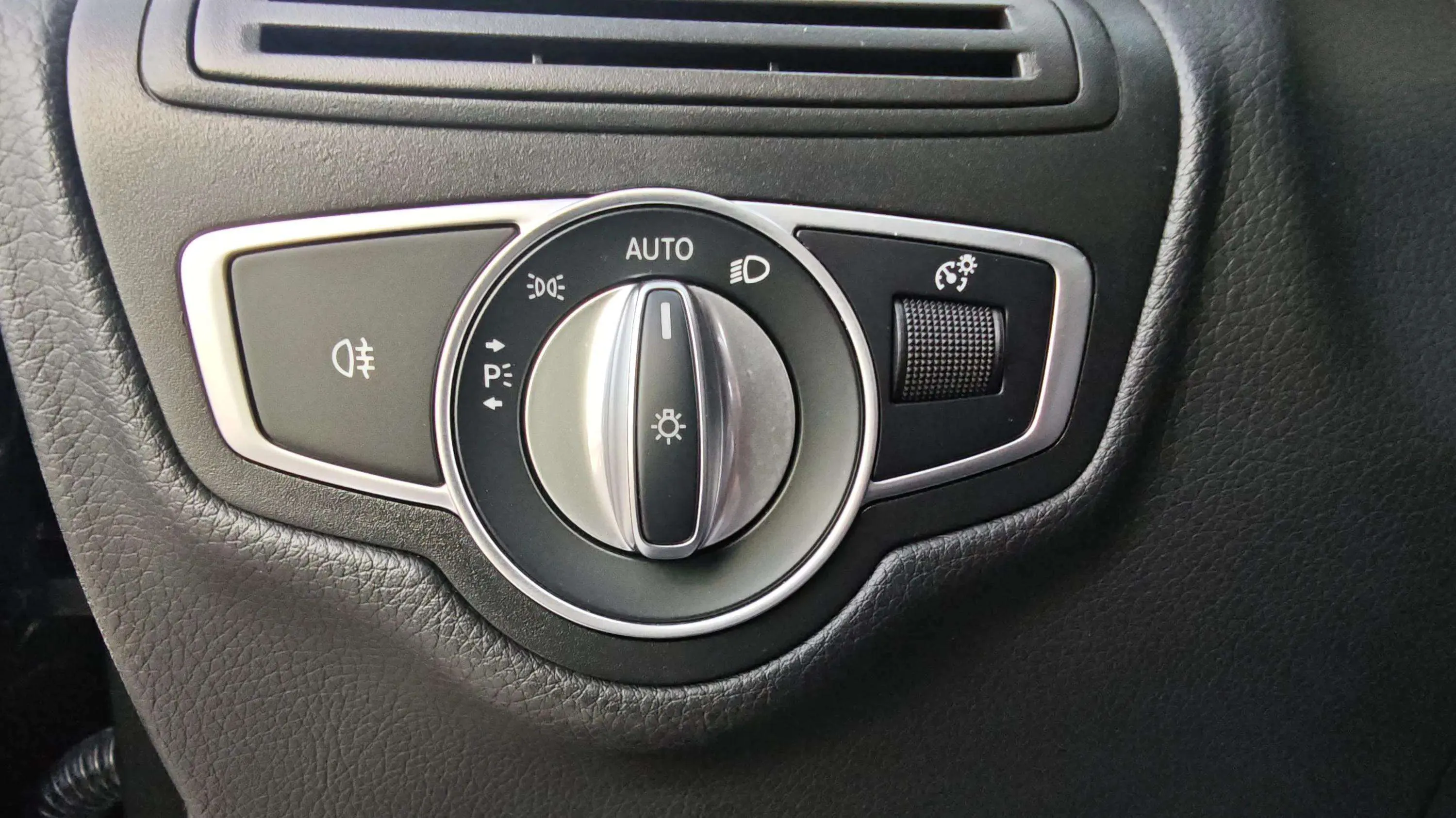 Mercedes-Benz GLC Mercedes-AMG GLC 63 4MATIC+ - foto 16