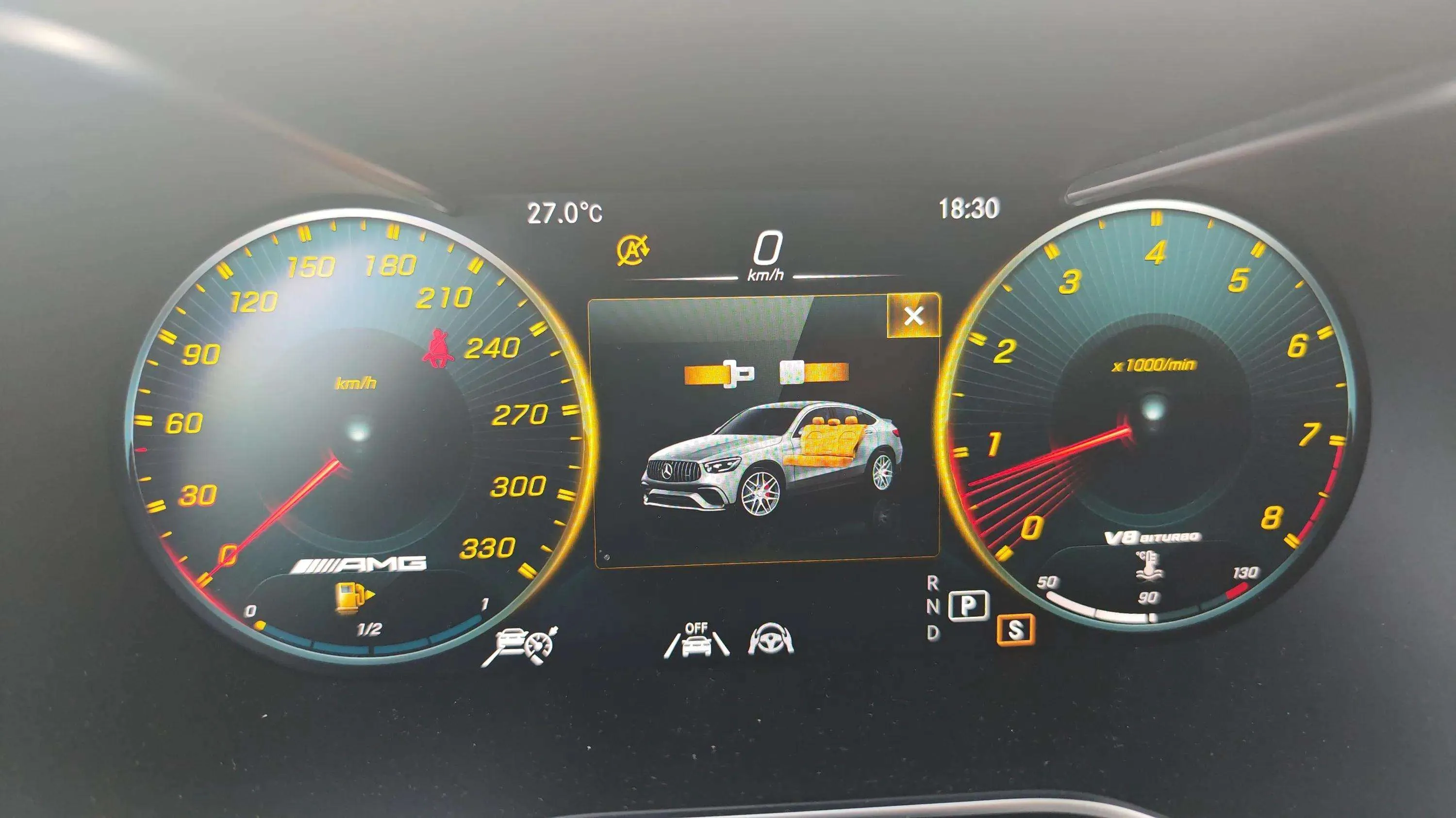 Mercedes-Benz GLC Mercedes-AMG GLC 63 4MATIC+ - foto 15