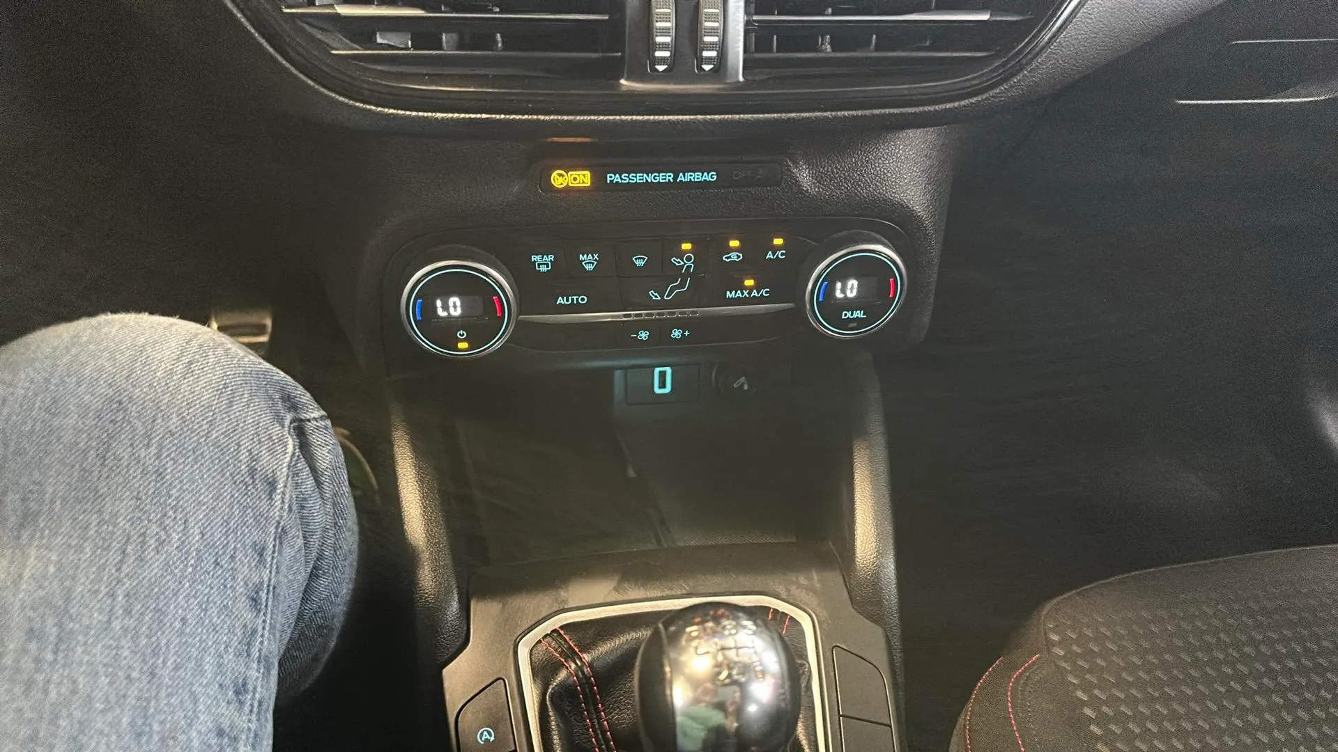 Ford Focus 1.5 EcoBlue ST-Line - foto 19