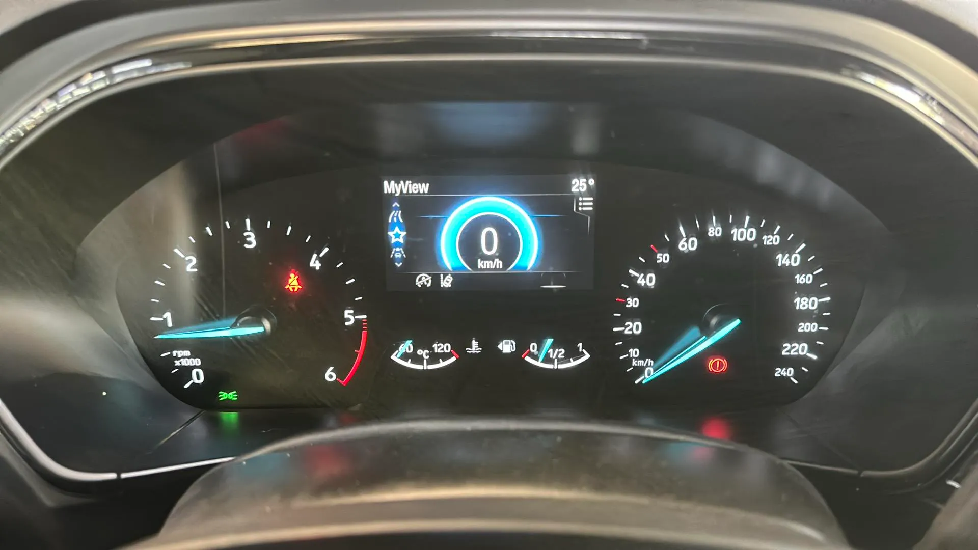 Ford Focus 1.5 EcoBlue ST-Line - foto 6