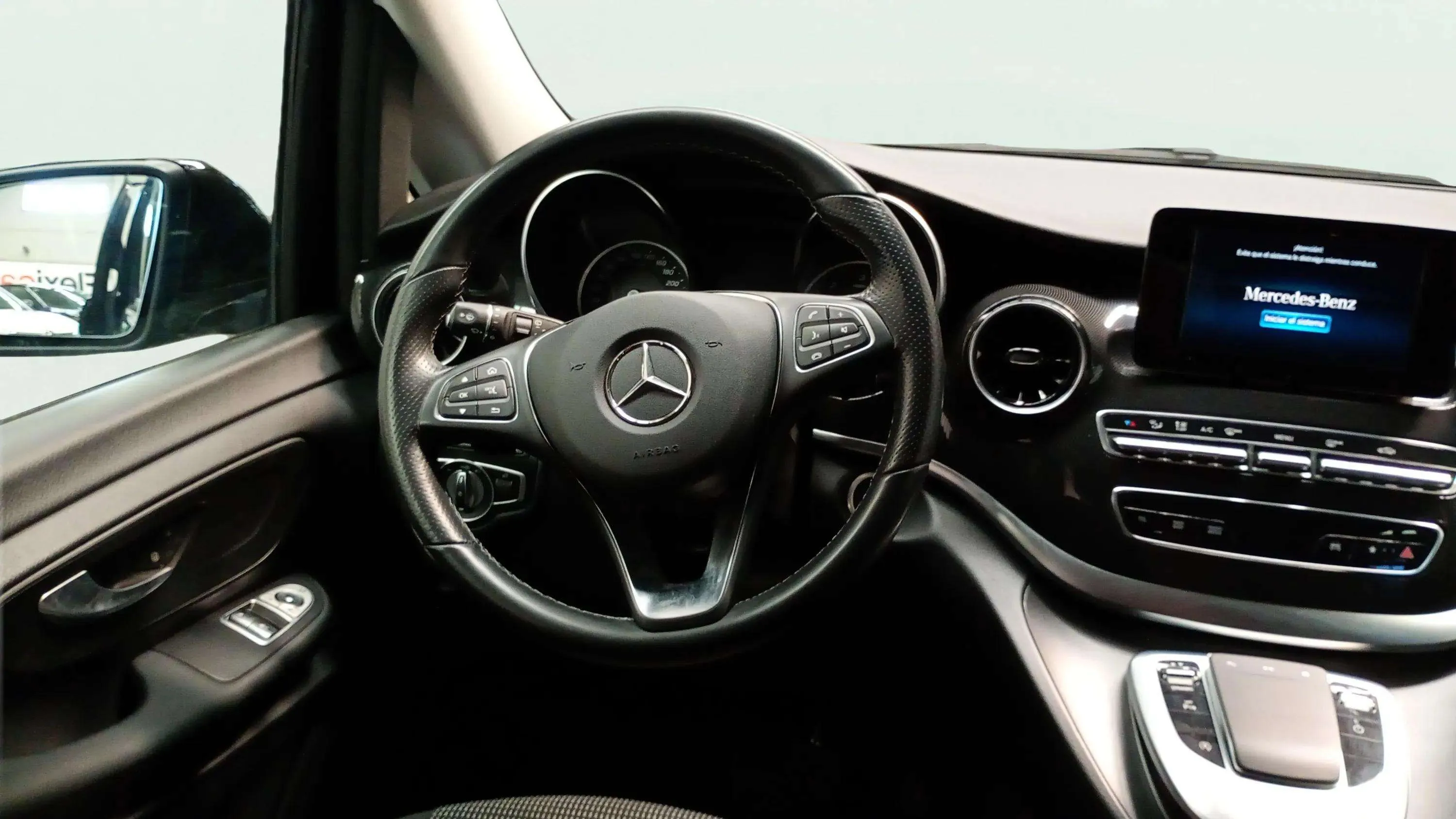Mercedes-Benz Clase V 220 d Avantgarde Compacto - foto 16