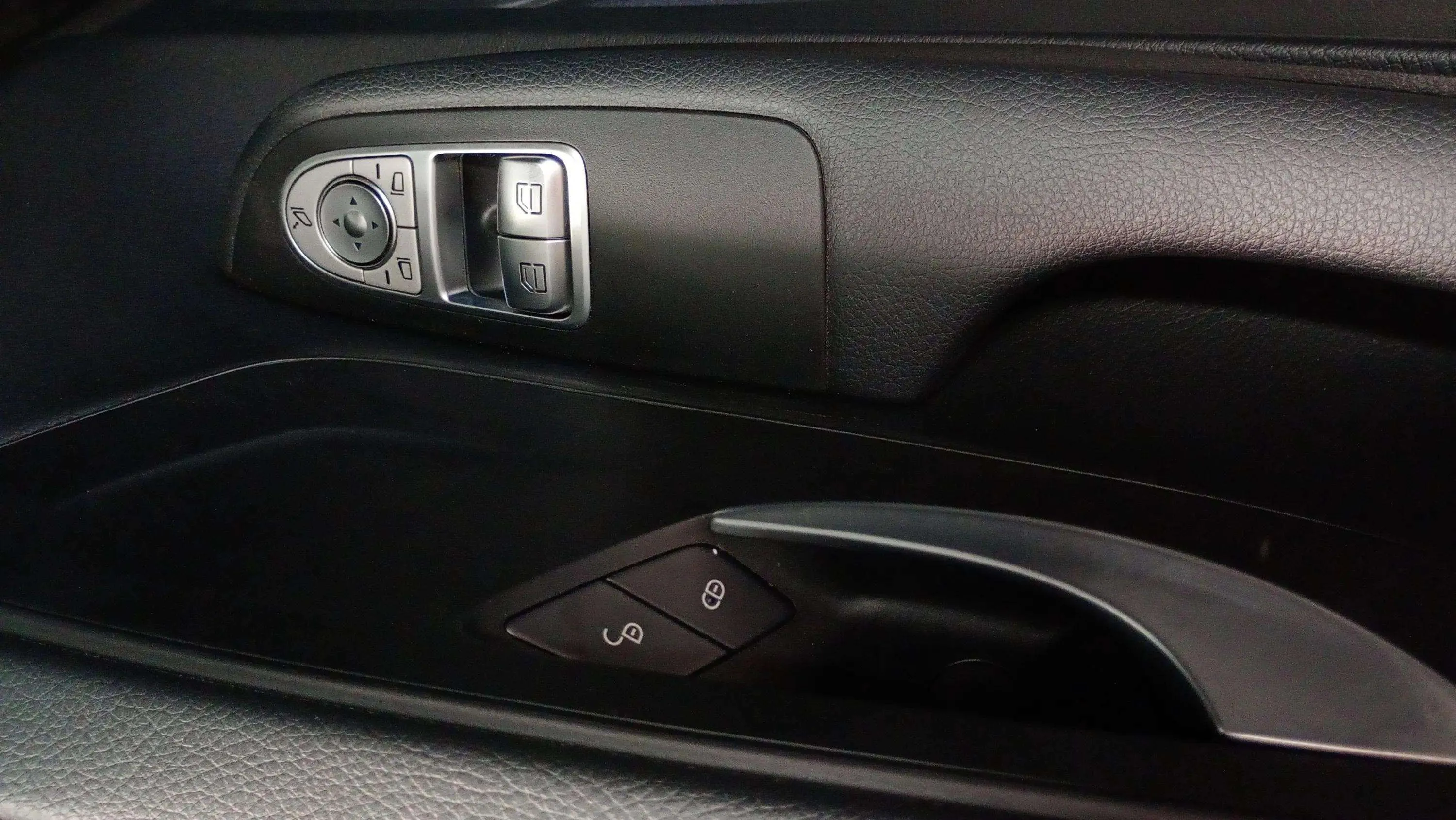 Mercedes-Benz Clase V 220 d Avantgarde Compacto - foto 21
