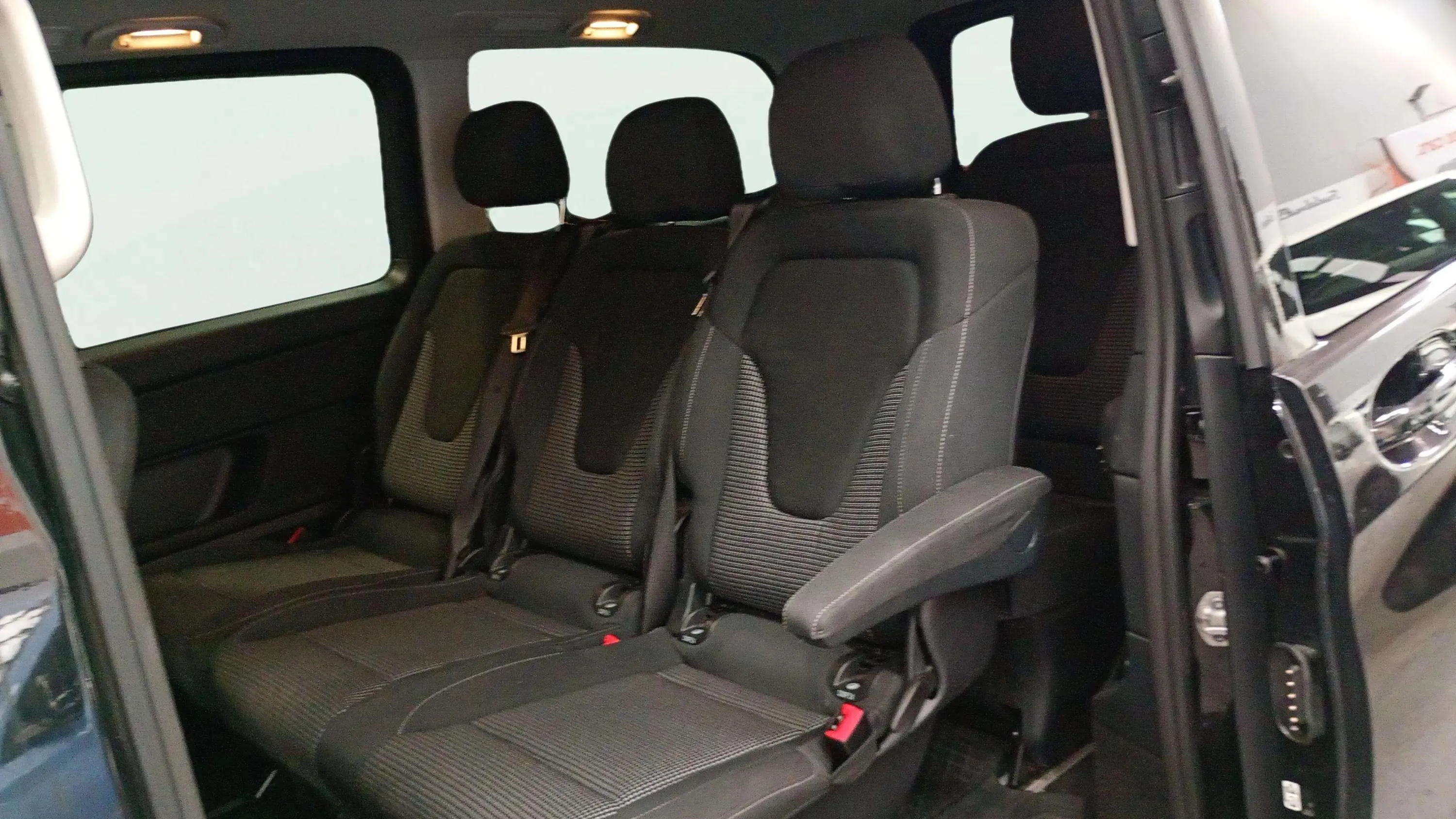 Mercedes-Benz Clase V 220 d Avantgarde Compacto - foto 20