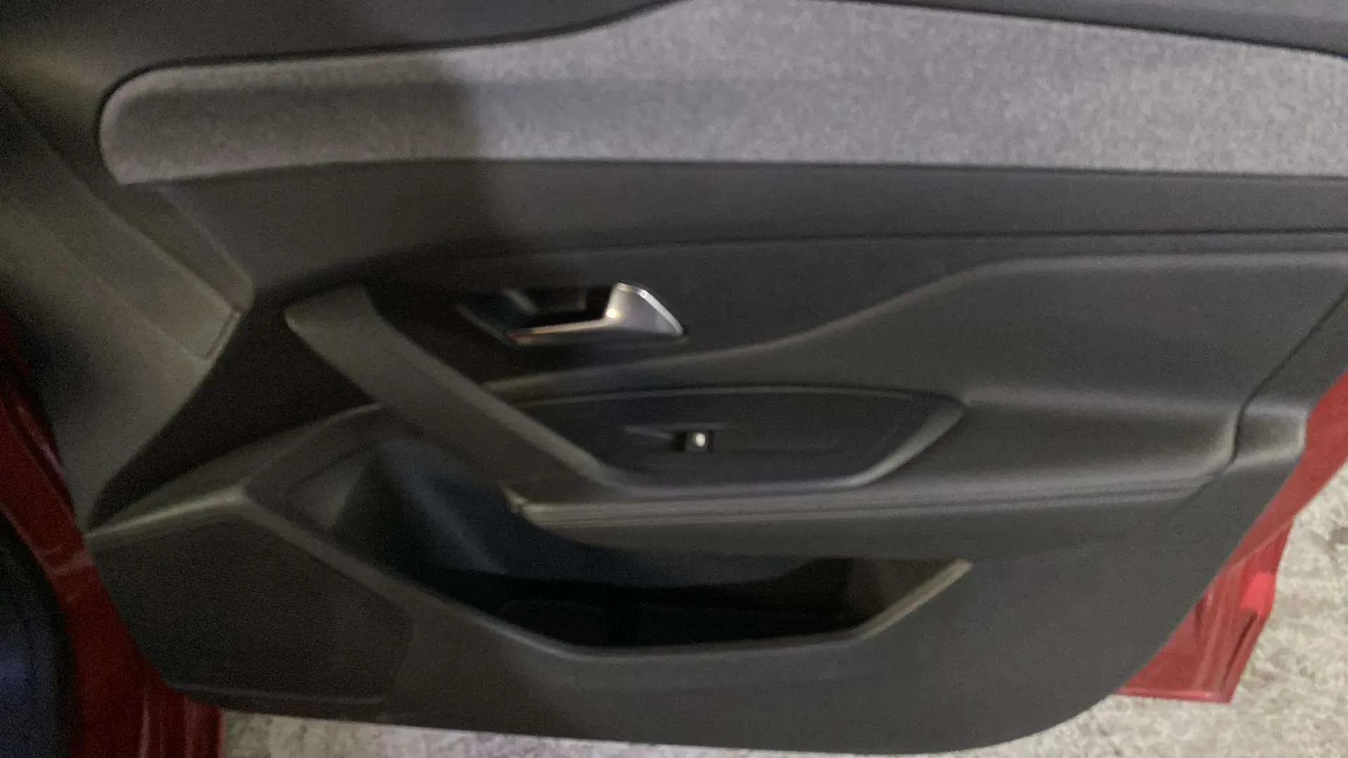 Peugeot 308 Allure BlueHDi 130 EAT8 - foto 19